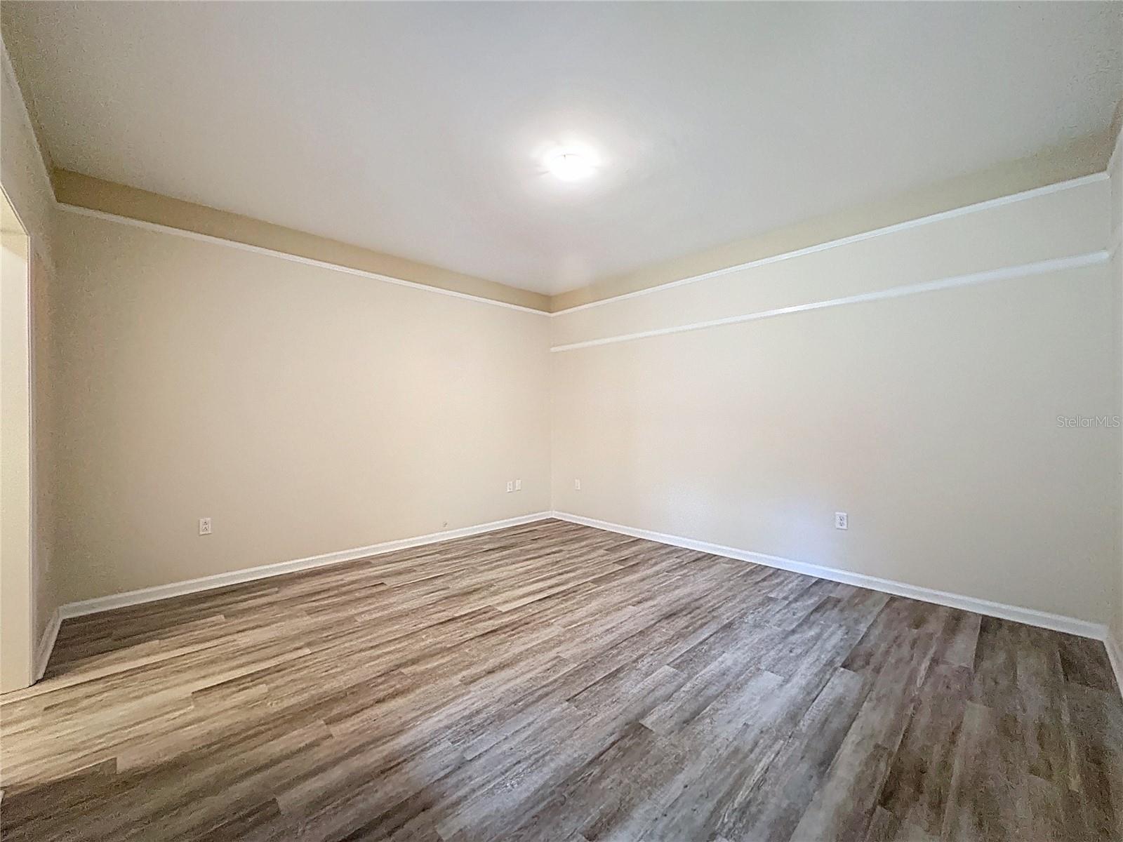 Image 37 of 92 For 6846 Lake View Drive