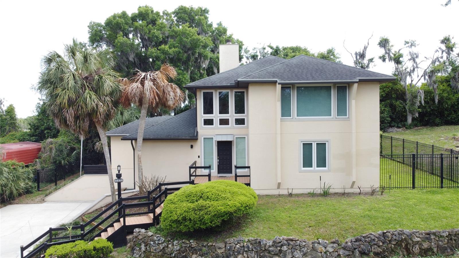 Image 4 of 92 For 6846 Lake View Drive