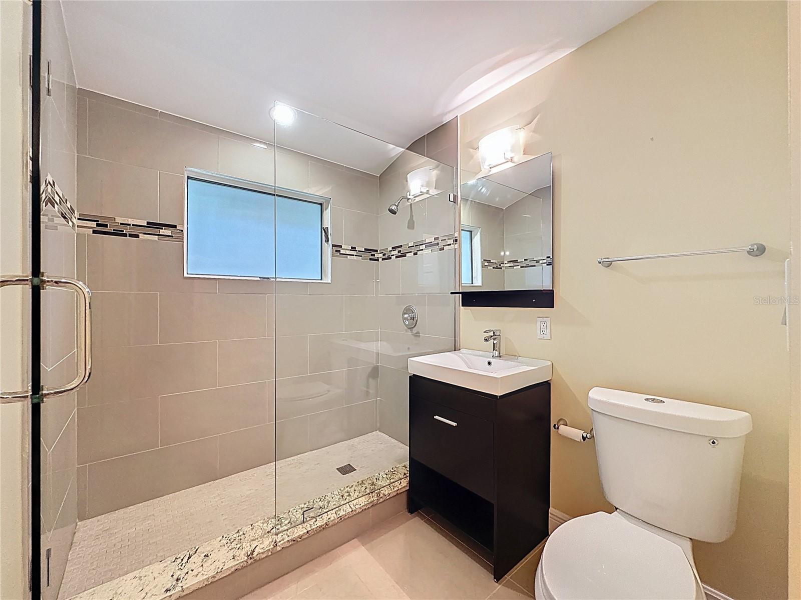 Image 41 of 92 For 6846 Lake View Drive