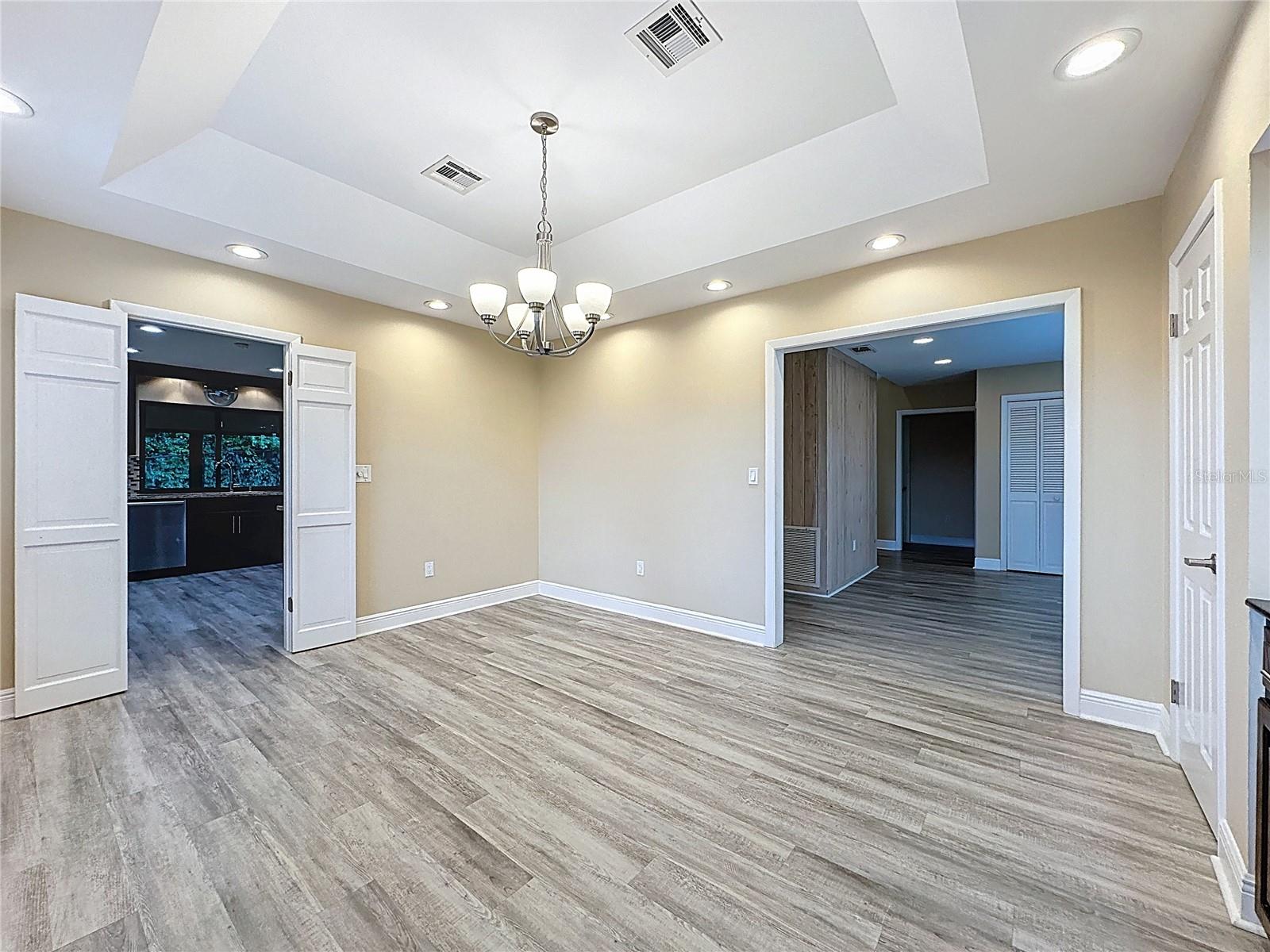 Image 43 of 92 For 6846 Lake View Drive