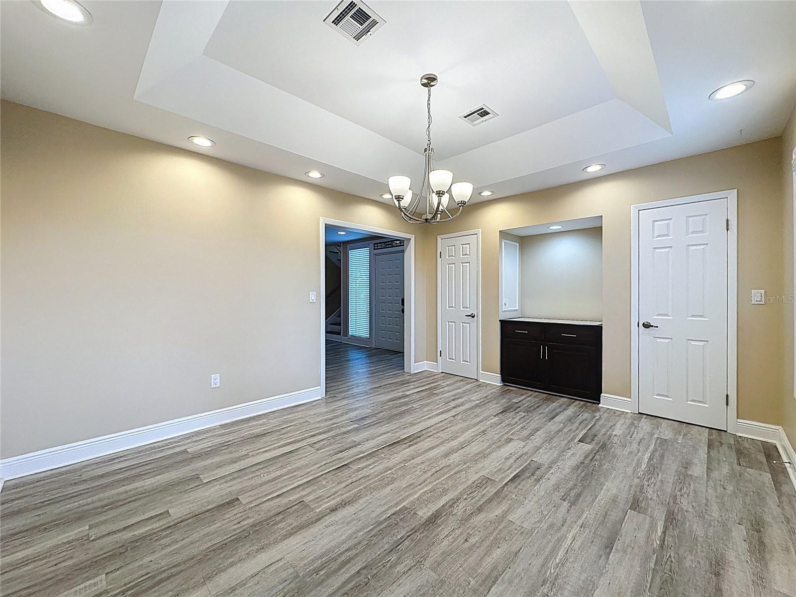 Image 44 of 92 For 6846 Lake View Drive