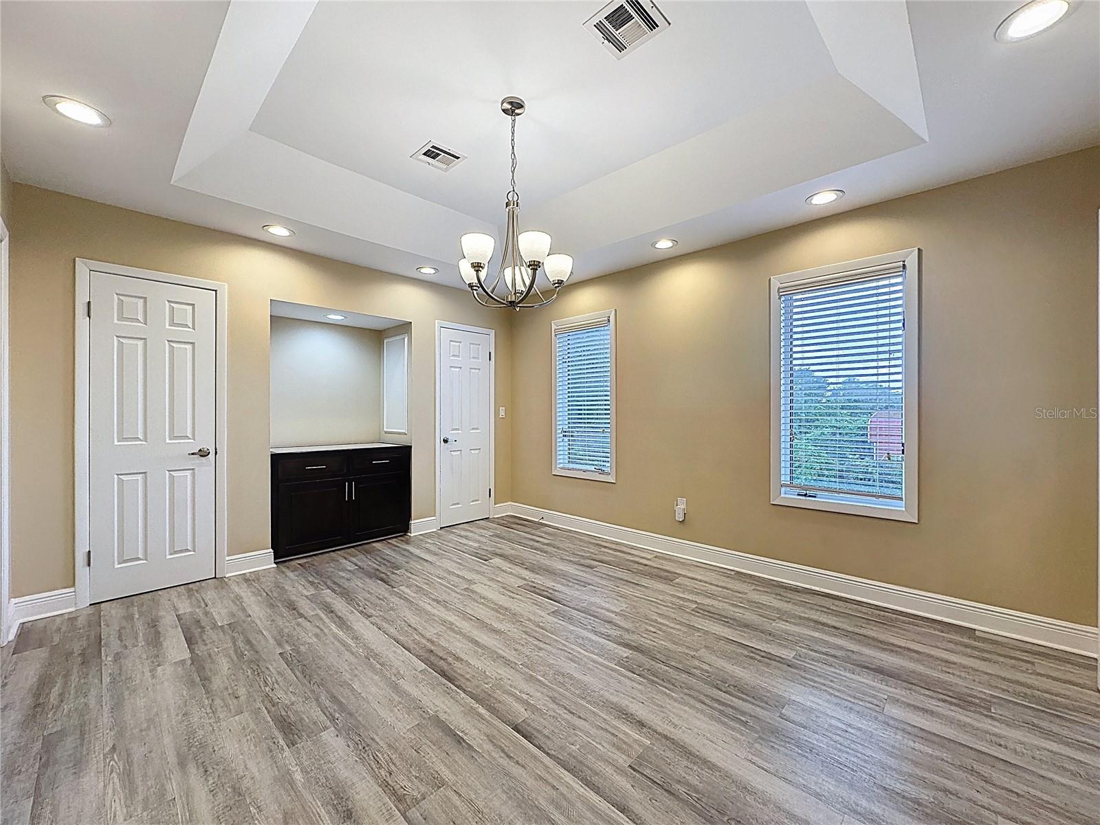 Image 45 of 92 For 6846 Lake View Drive