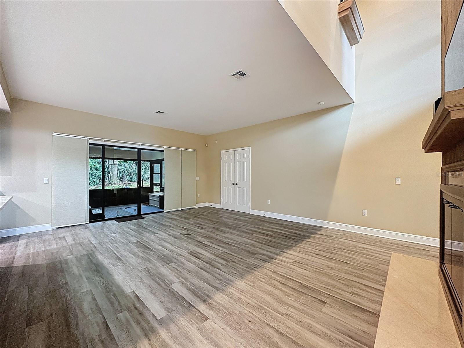 Image 47 of 92 For 6846 Lake View Drive