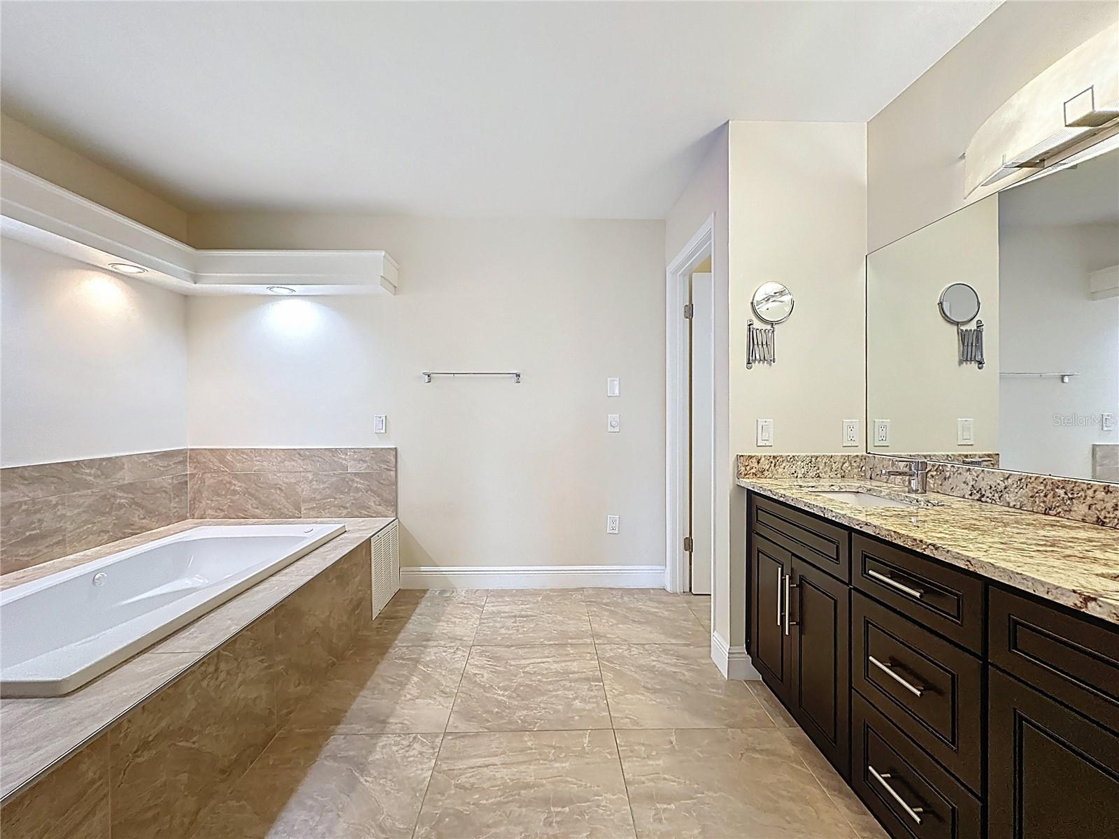 Image 54 of 92 For 6846 Lake View Drive