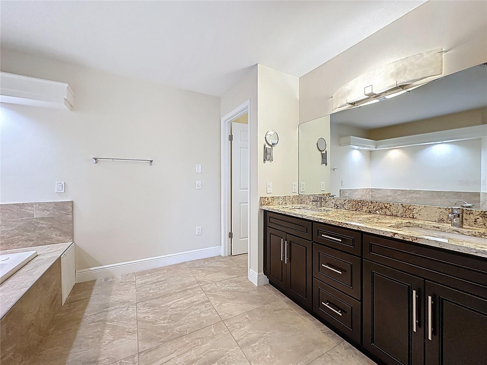 Image 55 of 92 For 6846 Lake View Drive