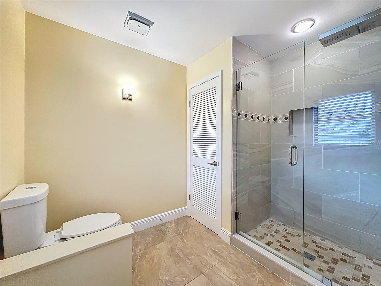 Image 57 of 92 For 6846 Lake View Drive