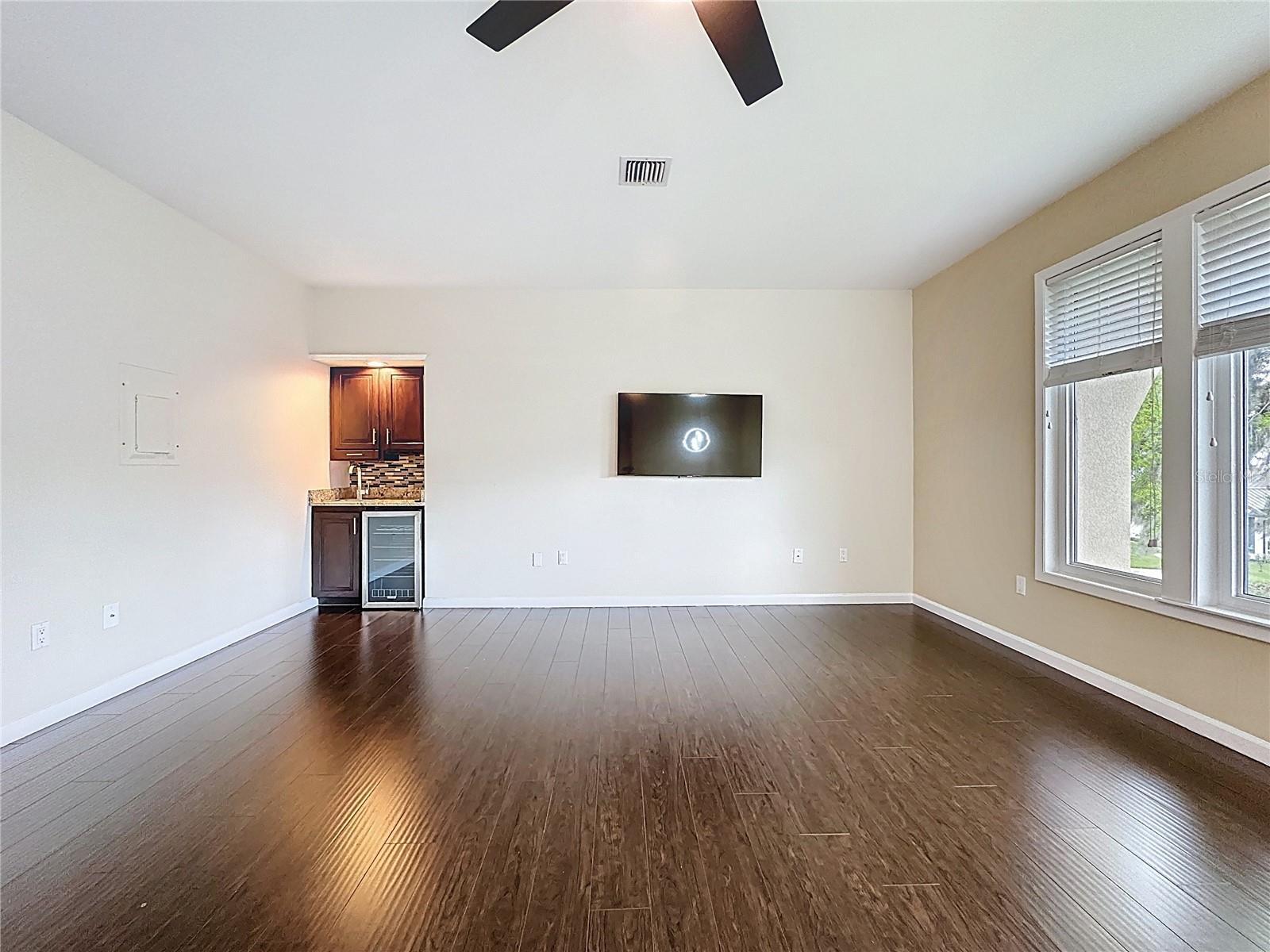 Image 62 of 92 For 6846 Lake View Drive