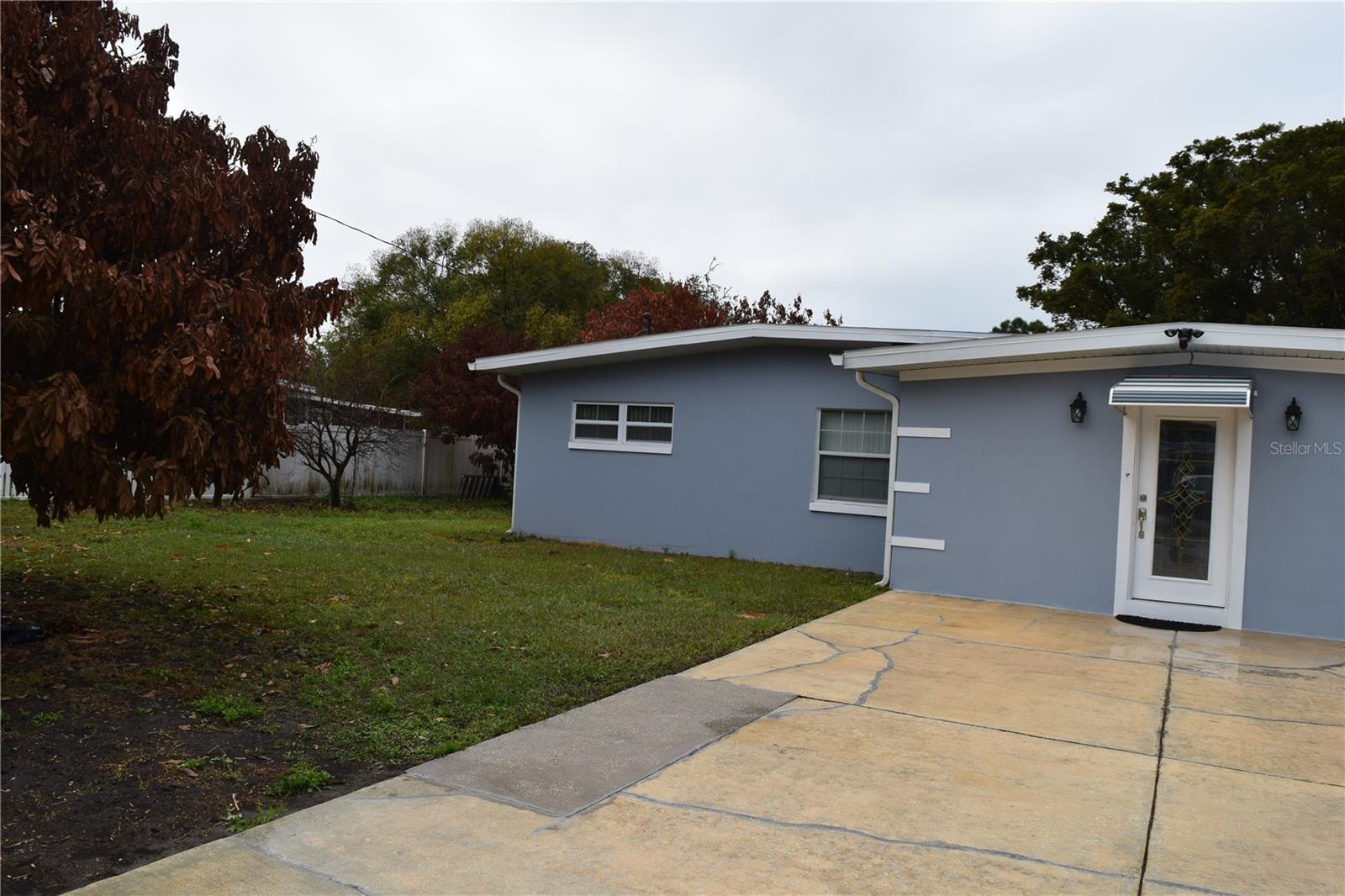 Image 2 of 64 For 8304 Dot Lane