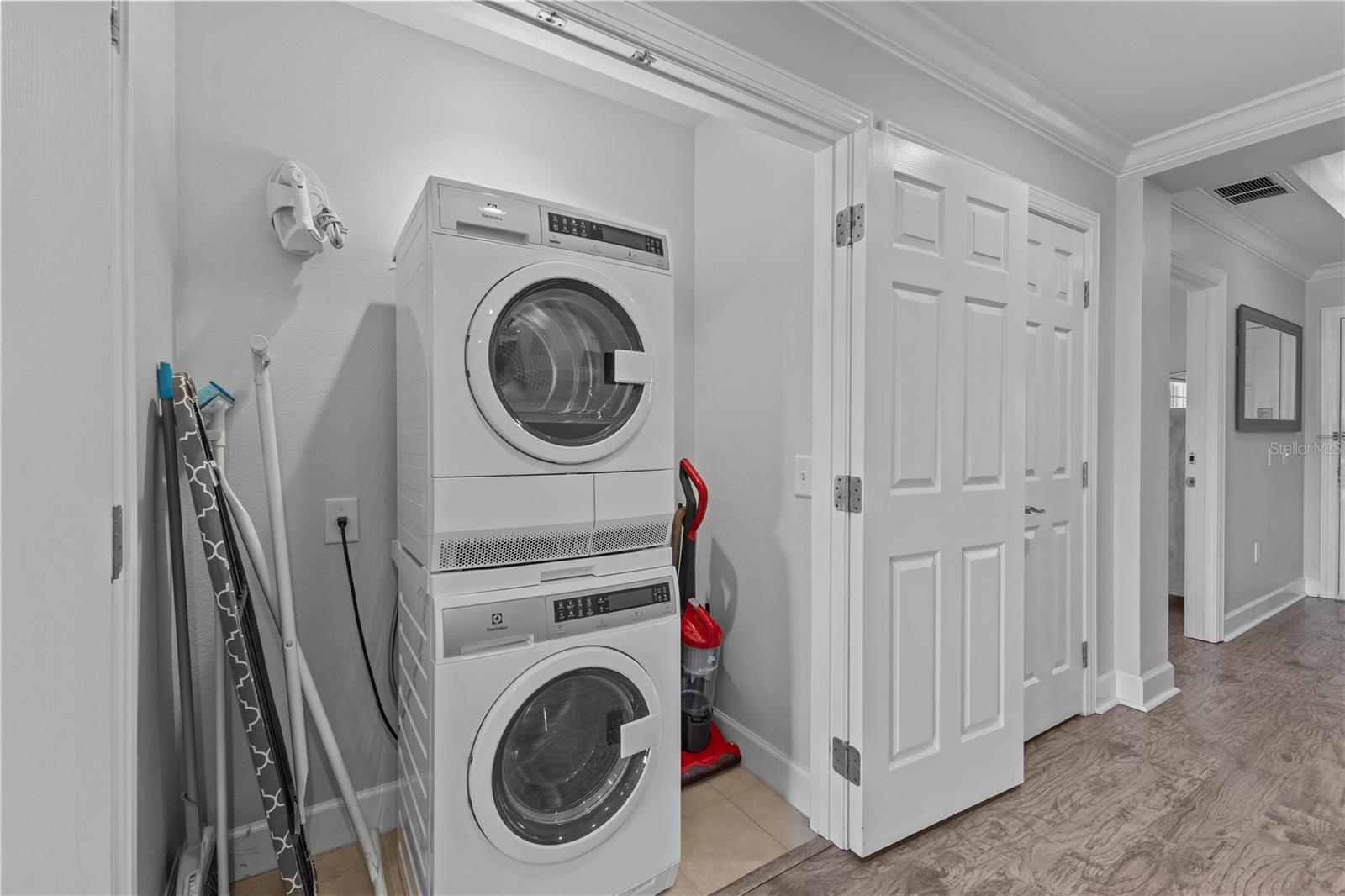 Image 25 of 33 For 1354 Centre Court Ridge Drive 302