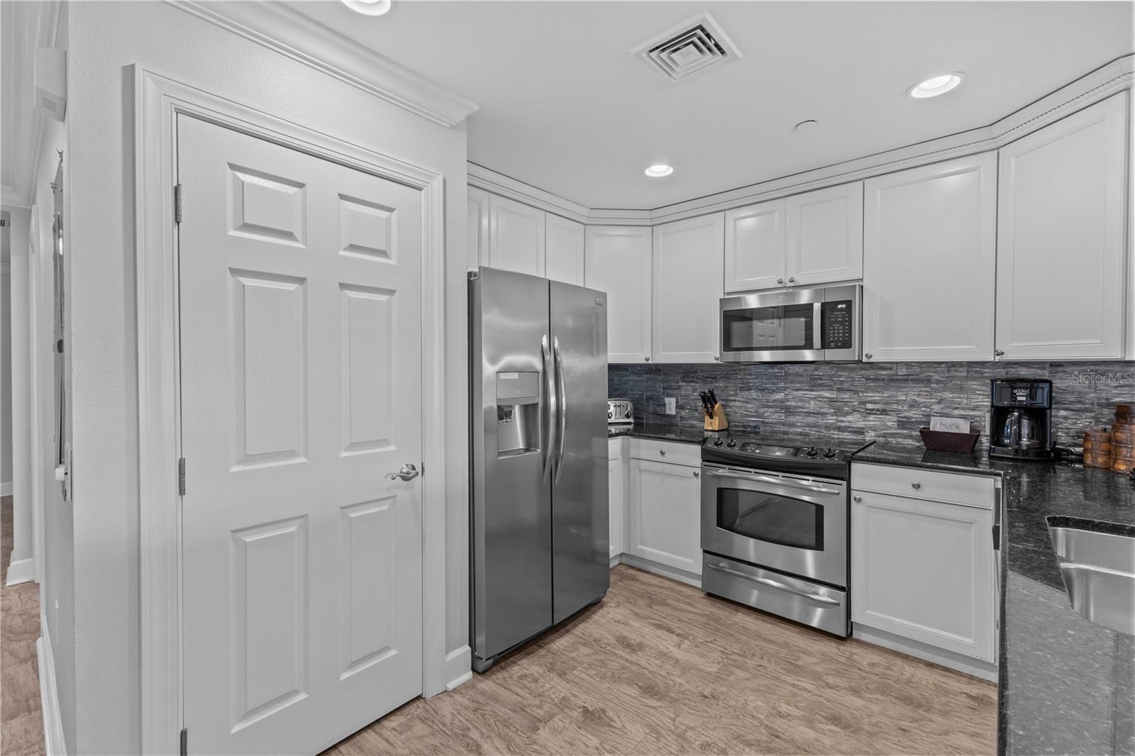 Image 9 of 33 For 1354 Centre Court Ridge Drive 302