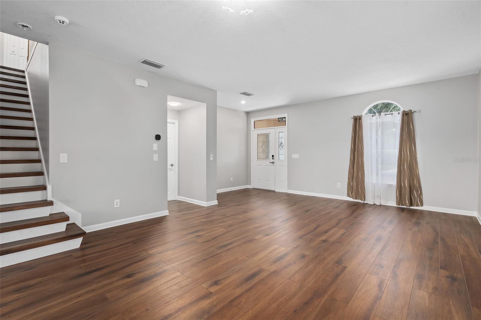 Image 8 of 52 For 1555 Harrier Drive