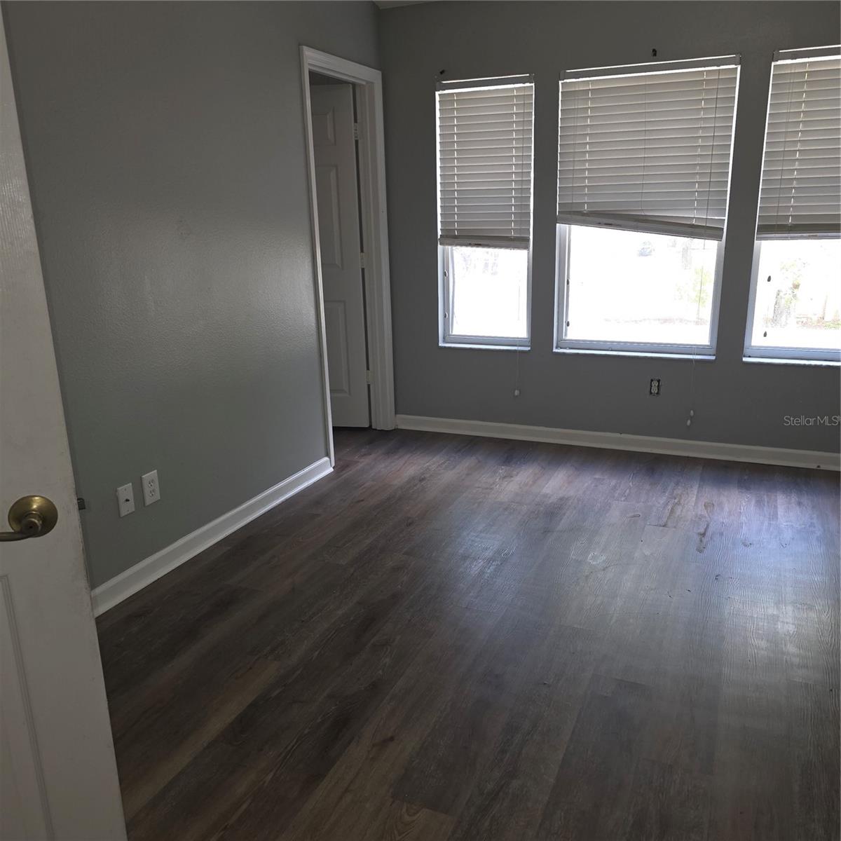 Image 10 of 13 For 2403 Silver Palm Drive