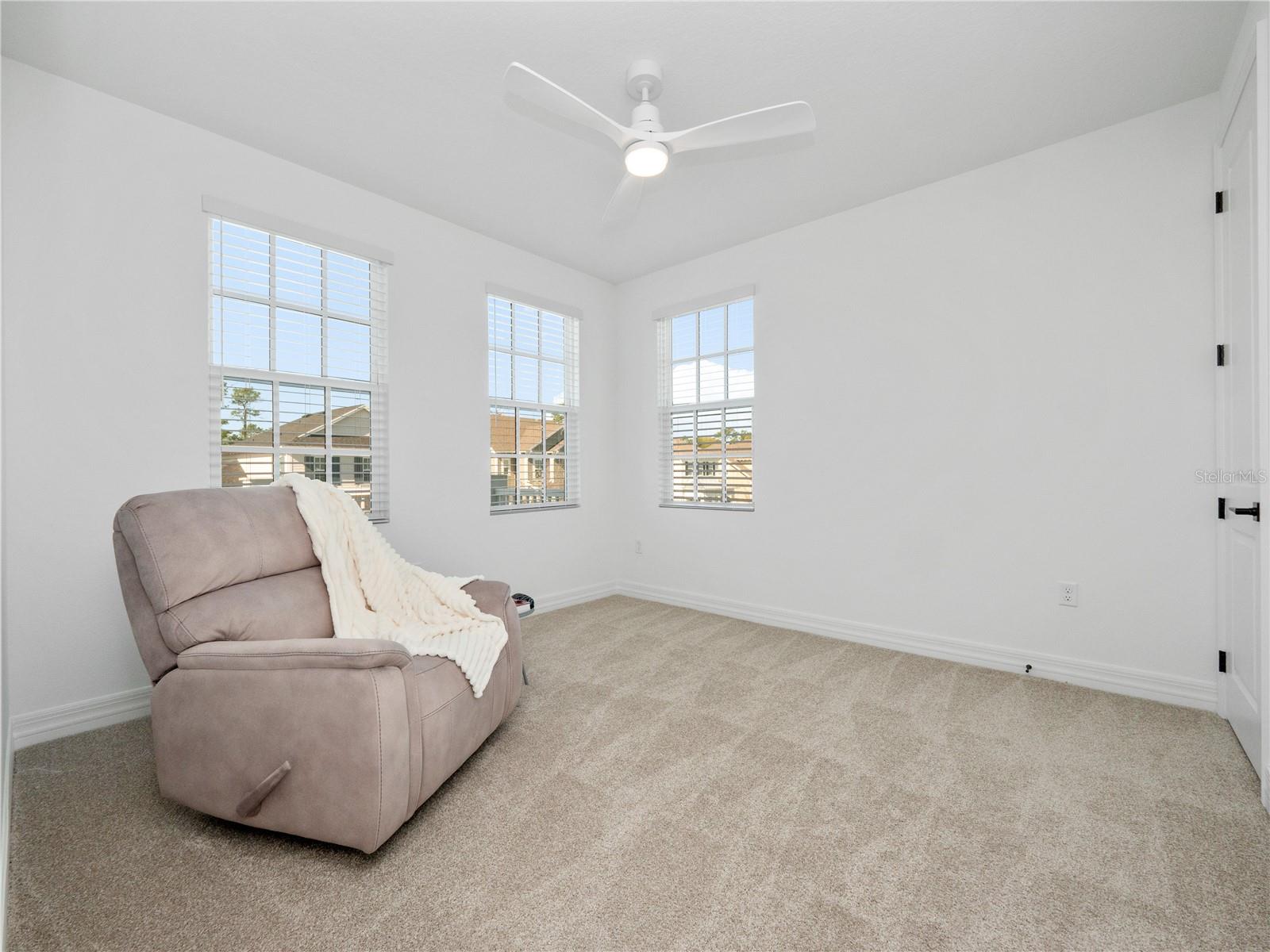 Image 27 of 40 For 7484 Estuary Lake Loop