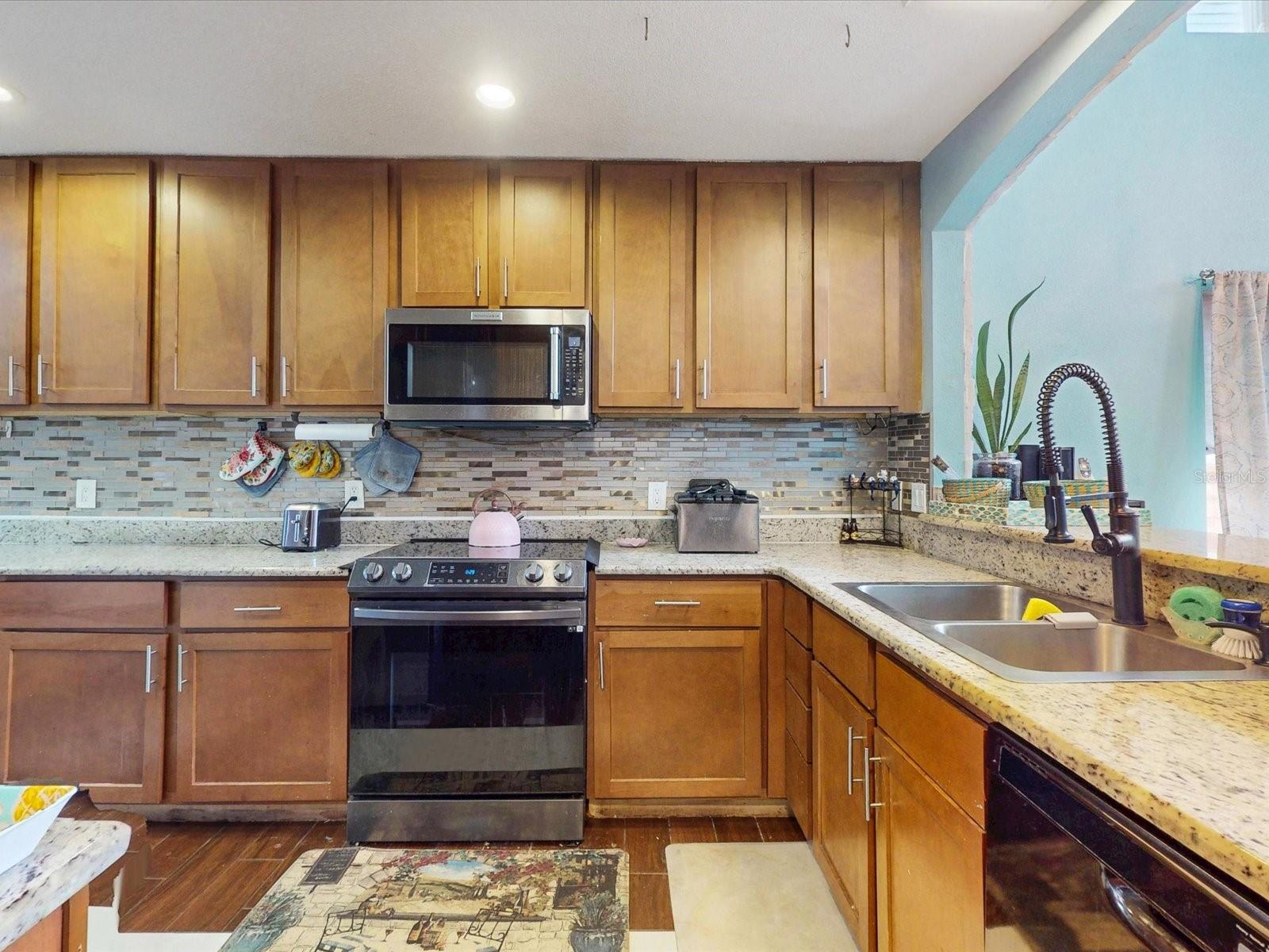 Image 6 of 40 For 4313 Bay Brook Drive