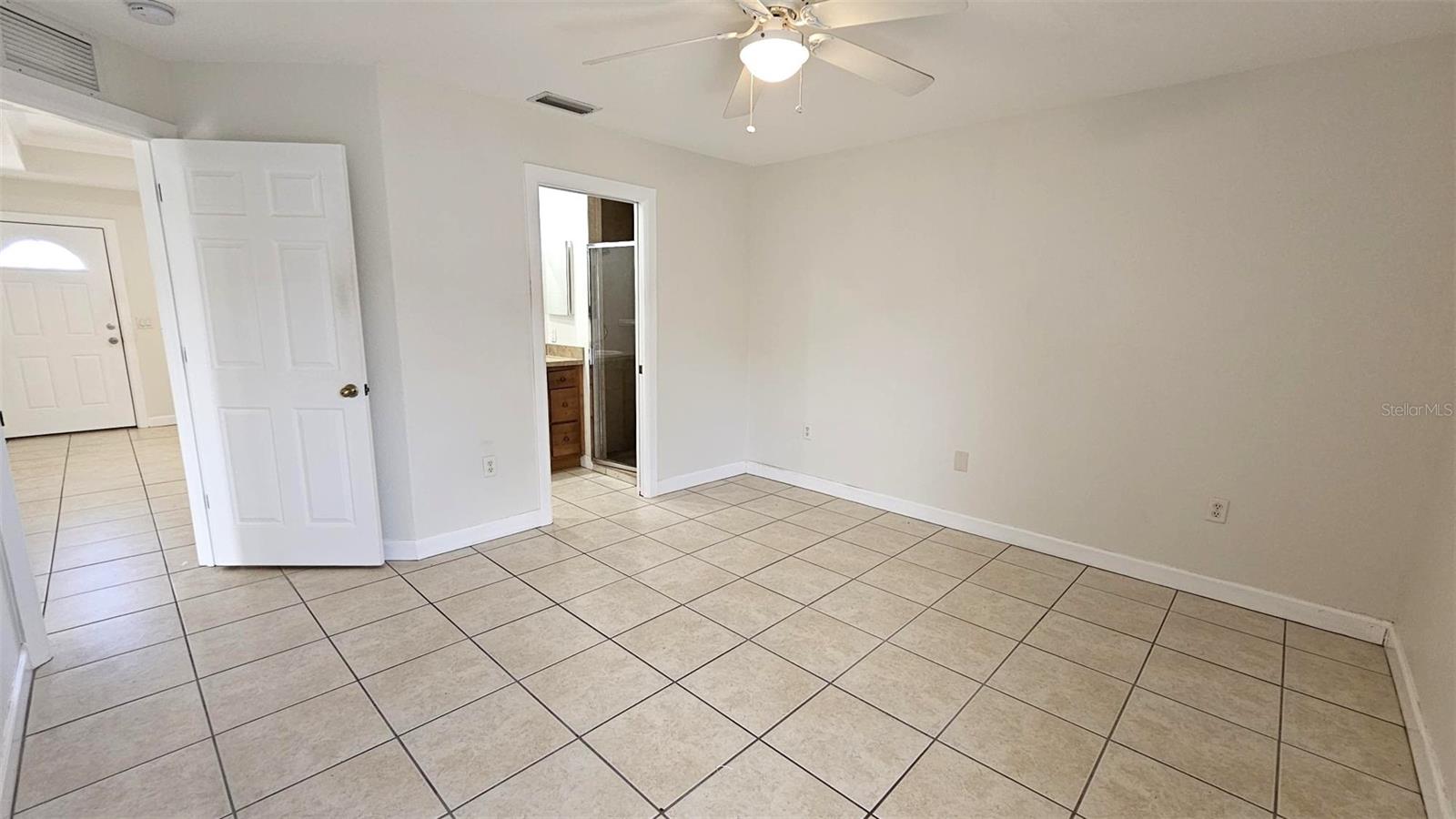 Image 12 of 22 For 309 Boundary Boulevard B