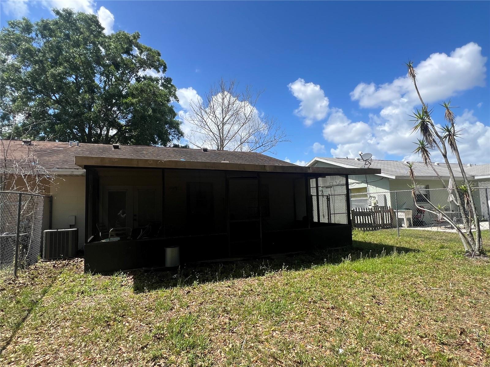 Image 4 of 16 For 749 Quail Hollow Drive