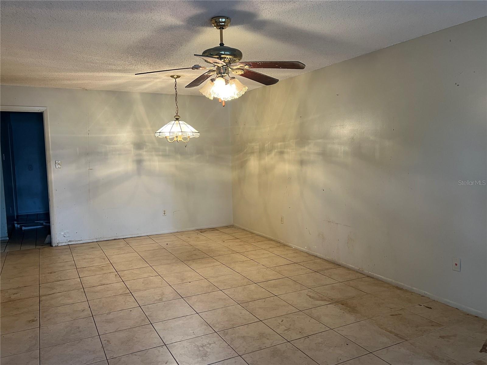 Image 5 of 16 For 749 Quail Hollow Drive