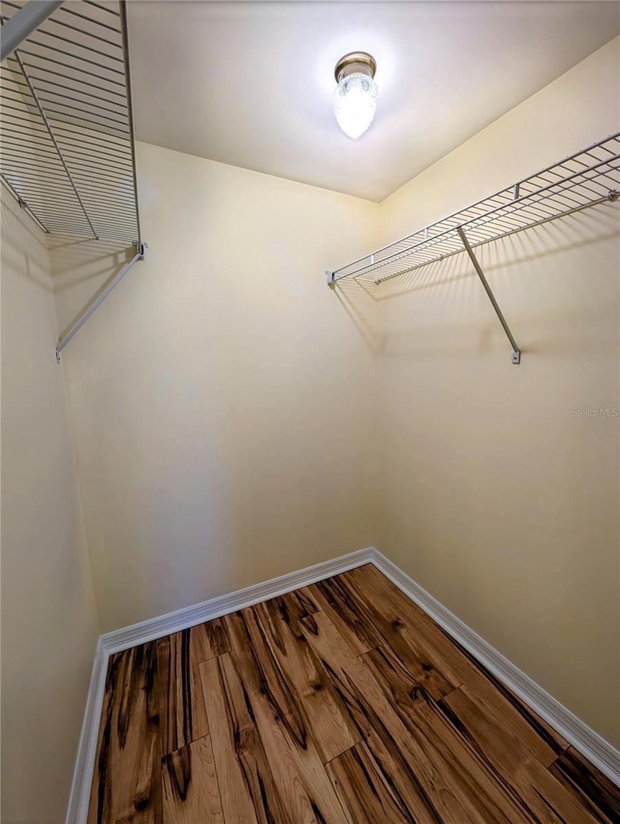 Image 17 of 35 For 333 Lake Howard Drive Nw 212a