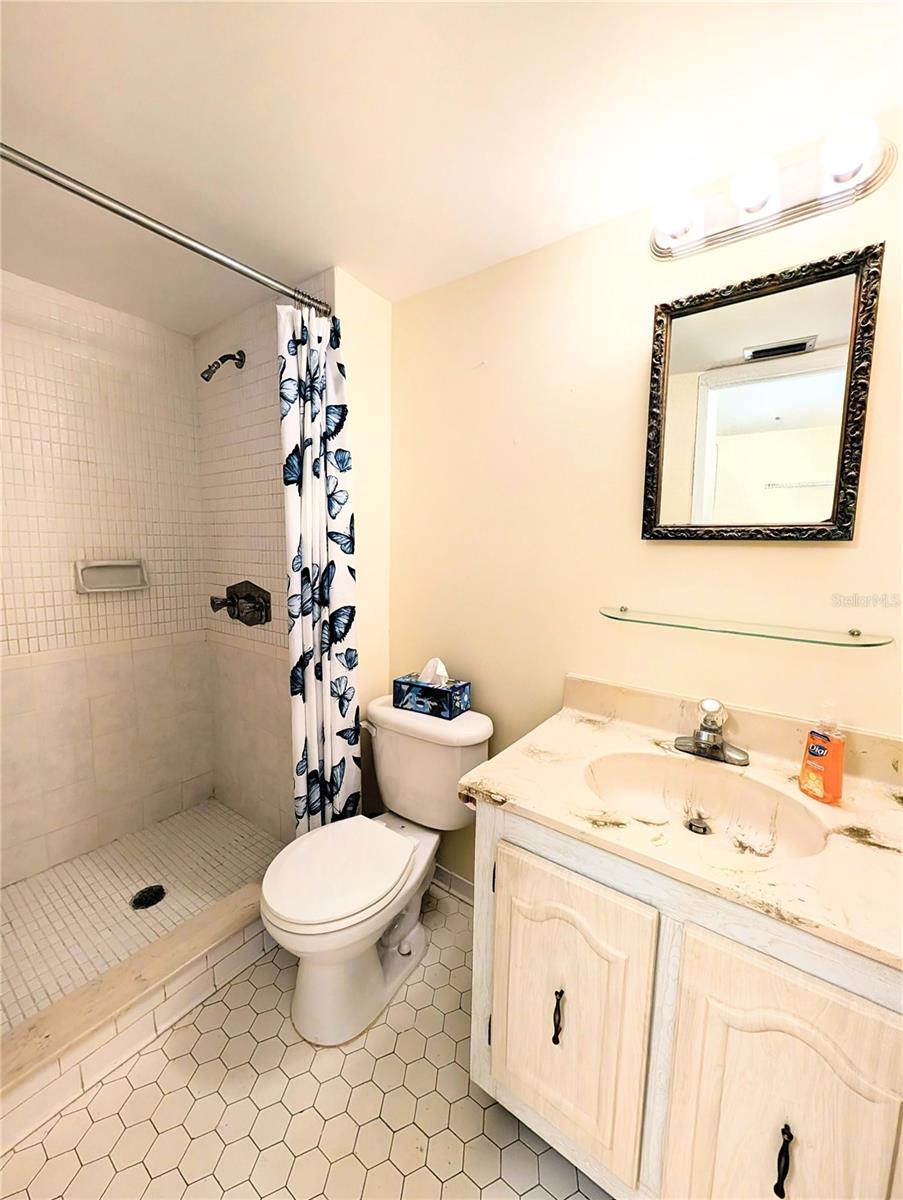 Image 18 of 35 For 333 Lake Howard Drive Nw 212a