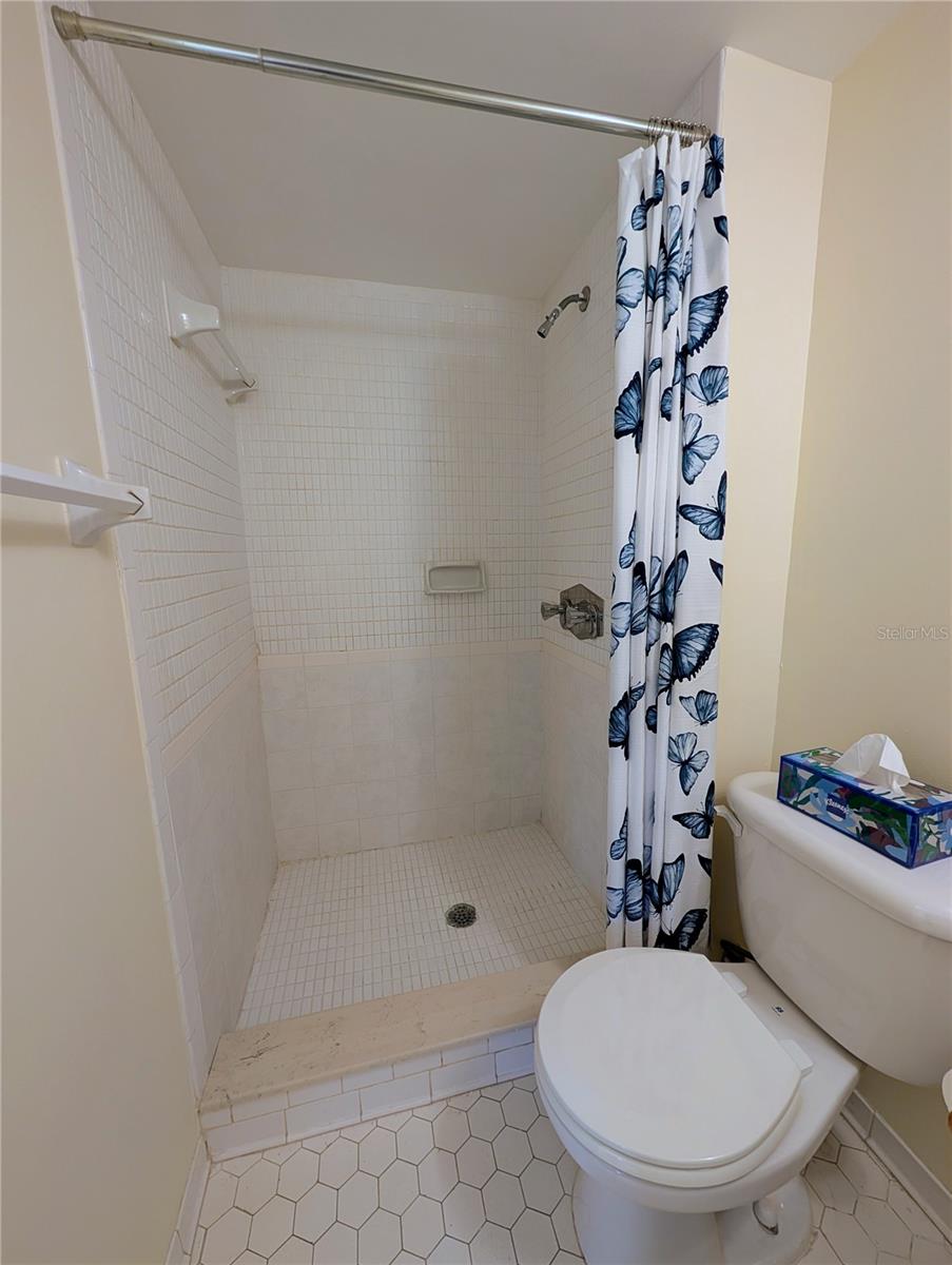 Image 19 of 35 For 333 Lake Howard Drive Nw 212a