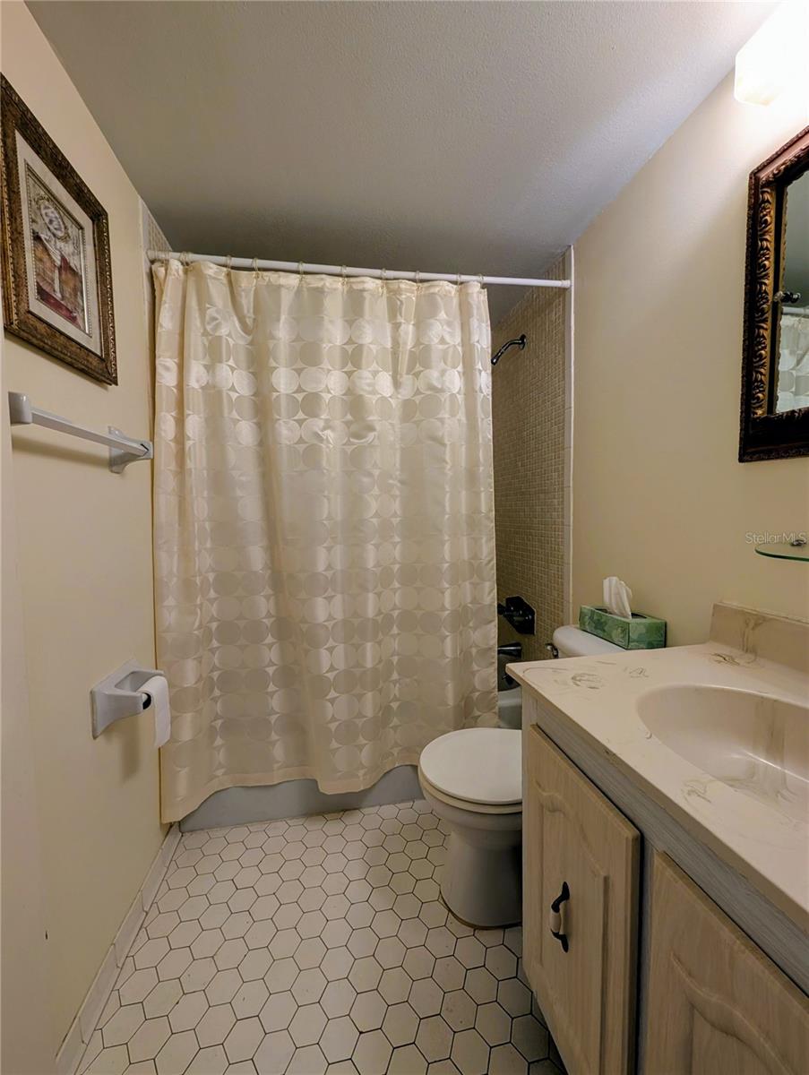 Image 22 of 35 For 333 Lake Howard Drive Nw 212a