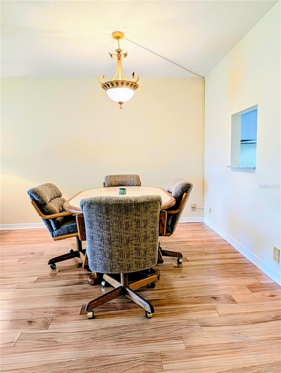 Image 9 of 35 For 333 Lake Howard Drive Nw 212a