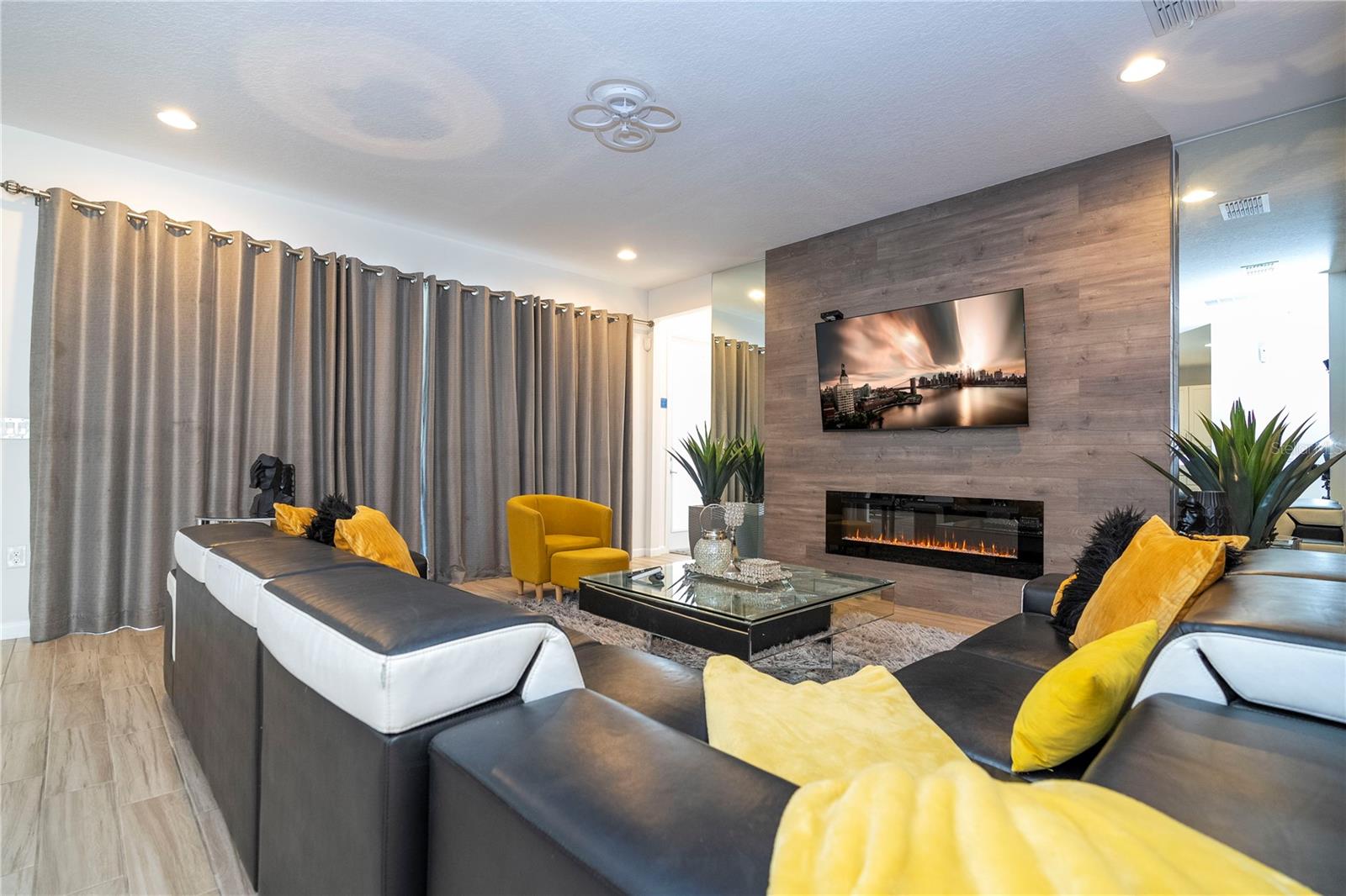 Image 16 of 87 For 2651 Calistoga Avenue