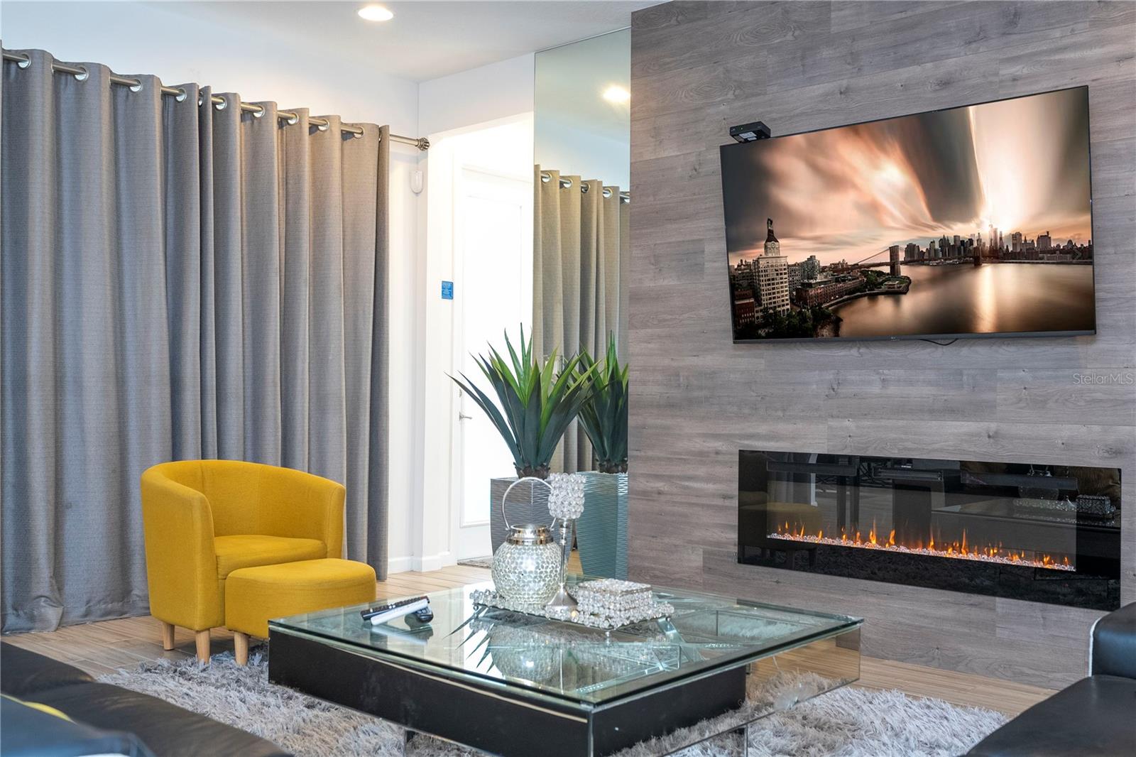 Image 17 of 87 For 2651 Calistoga Avenue