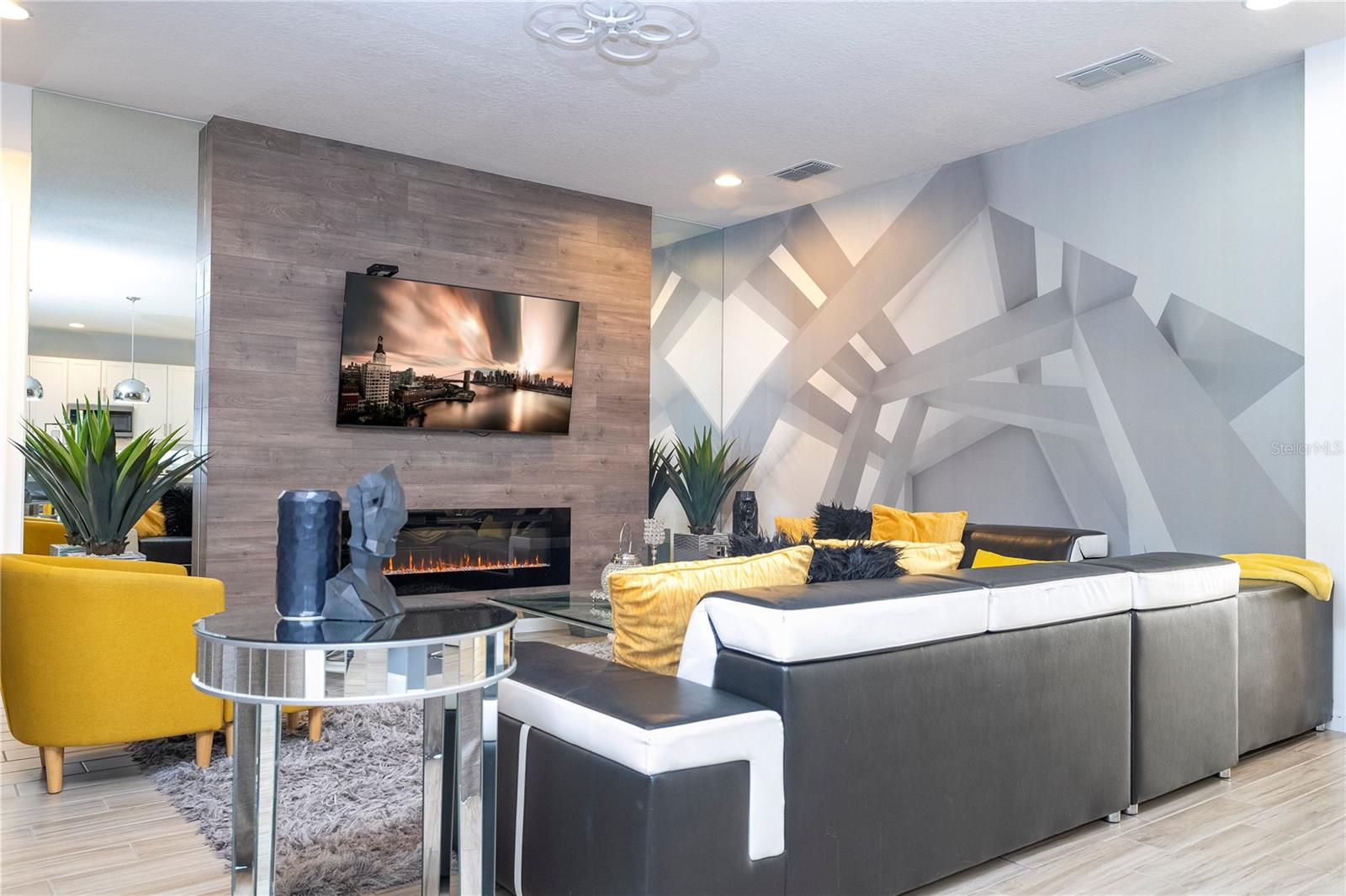 Image 18 of 87 For 2651 Calistoga Avenue