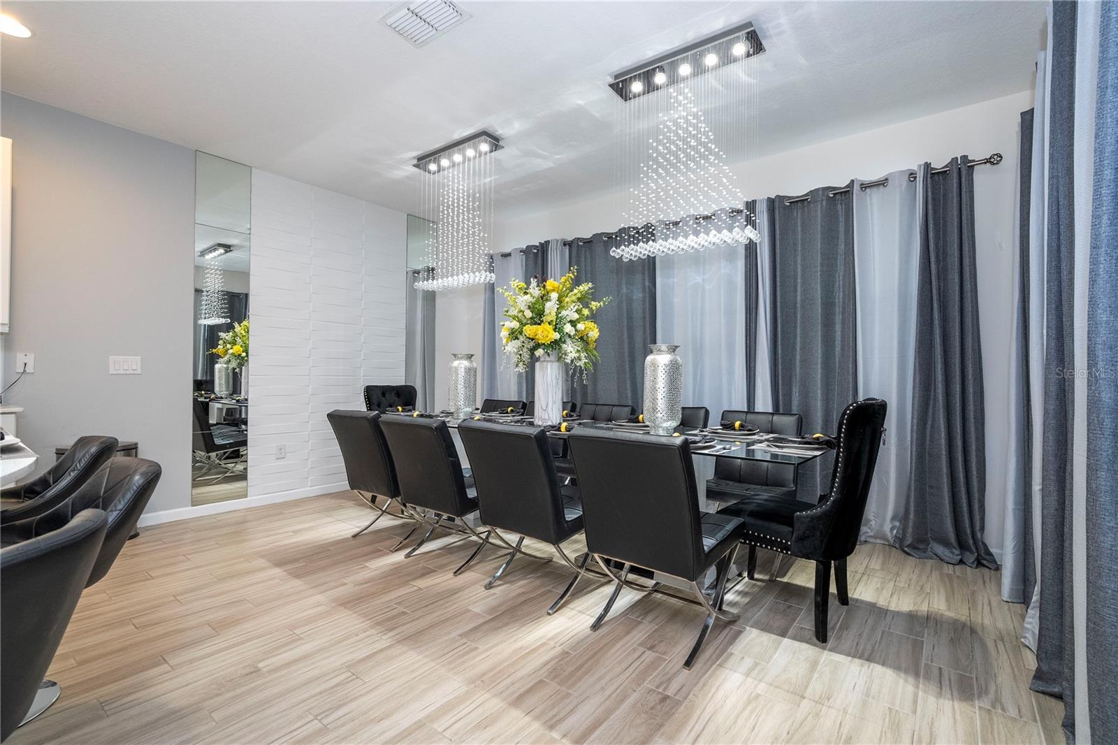 Image 25 of 87 For 2651 Calistoga Avenue