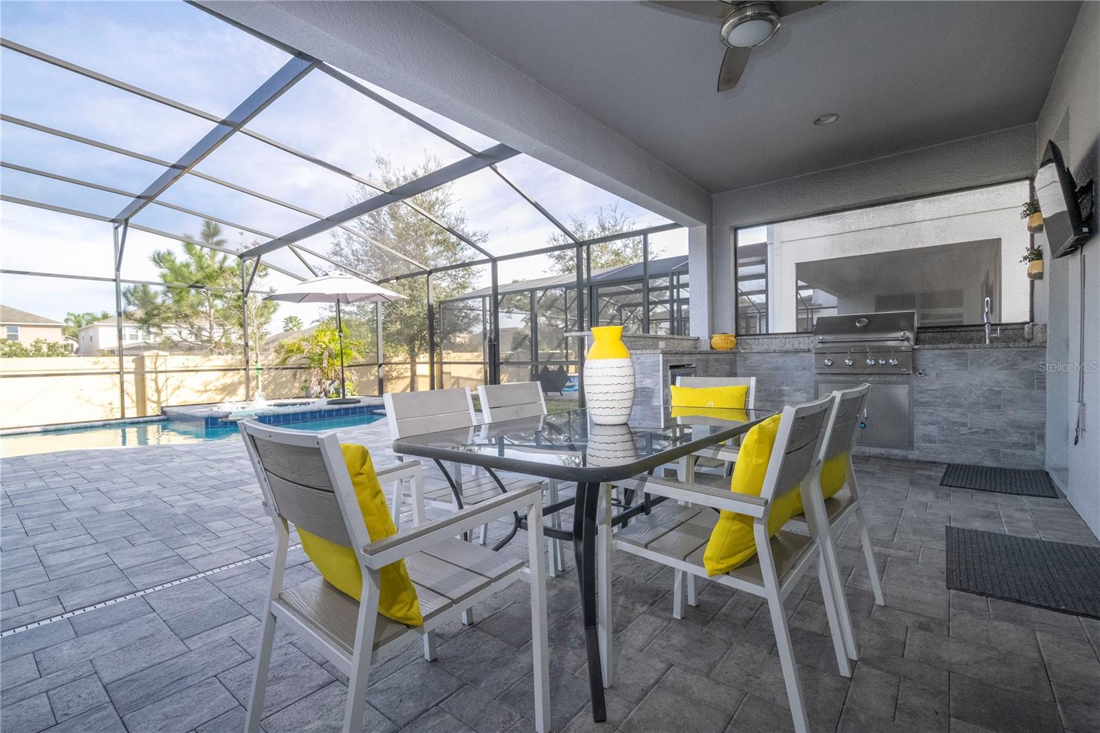 Image 33 of 87 For 2651 Calistoga Avenue