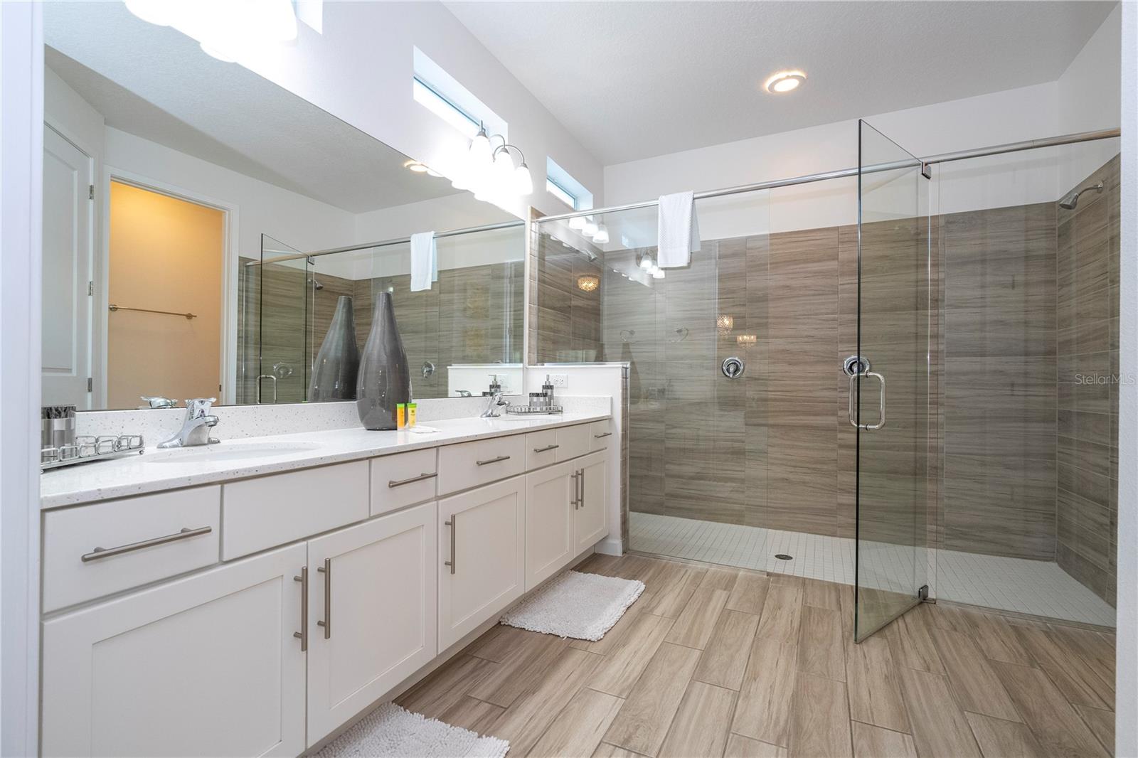 Image 8 of 87 For 2651 Calistoga Avenue