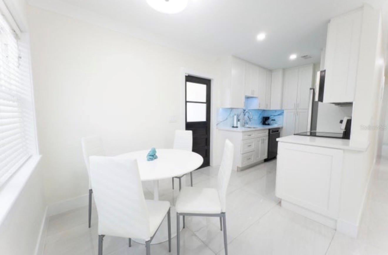 Image 10 of 17 For 887 Perry Street