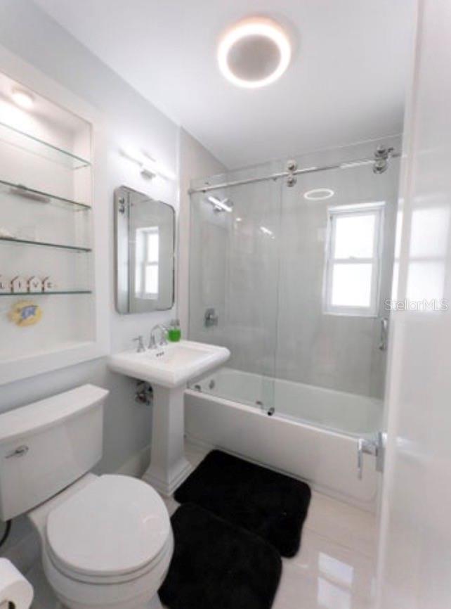 Image 15 of 17 For 887 Perry Street