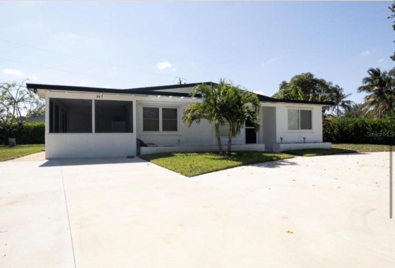 Image 3 of 17 For 887 Perry Street