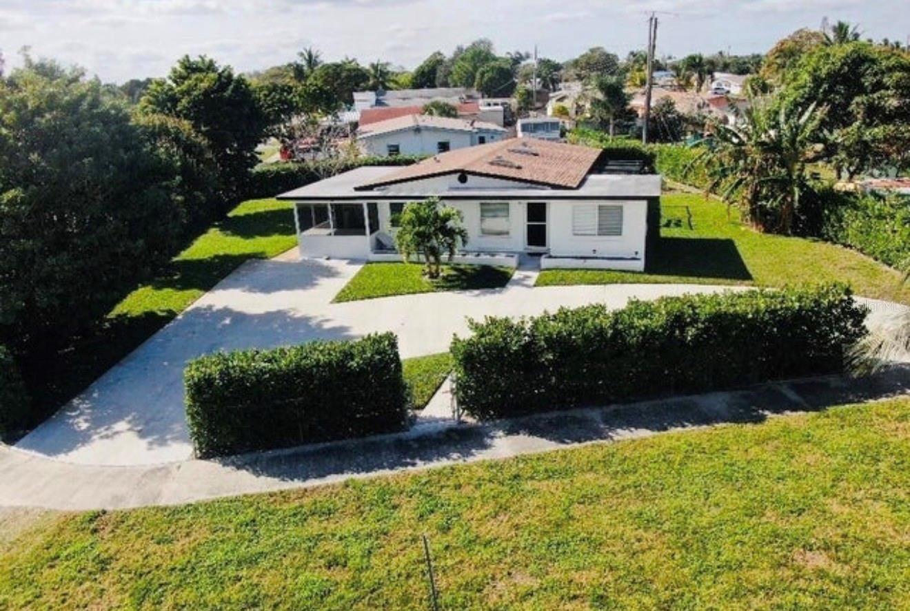 Image 6 of 17 For 887 Perry Street