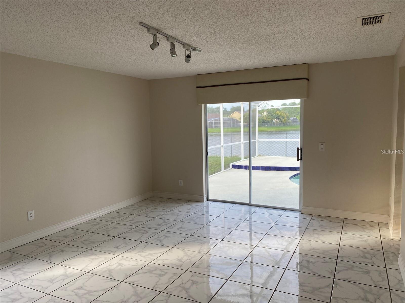 Image 5 of 13 For 14541 Huntingfield Dr