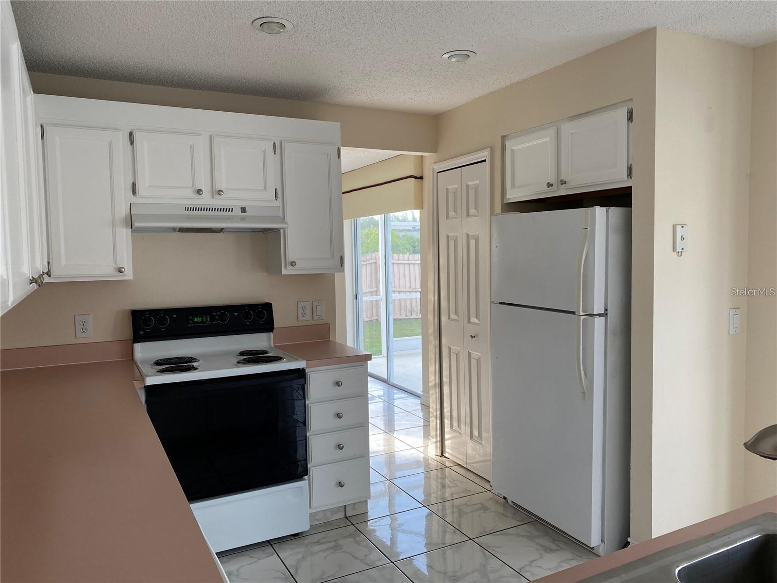 Image 7 of 13 For 14541 Huntingfield Dr