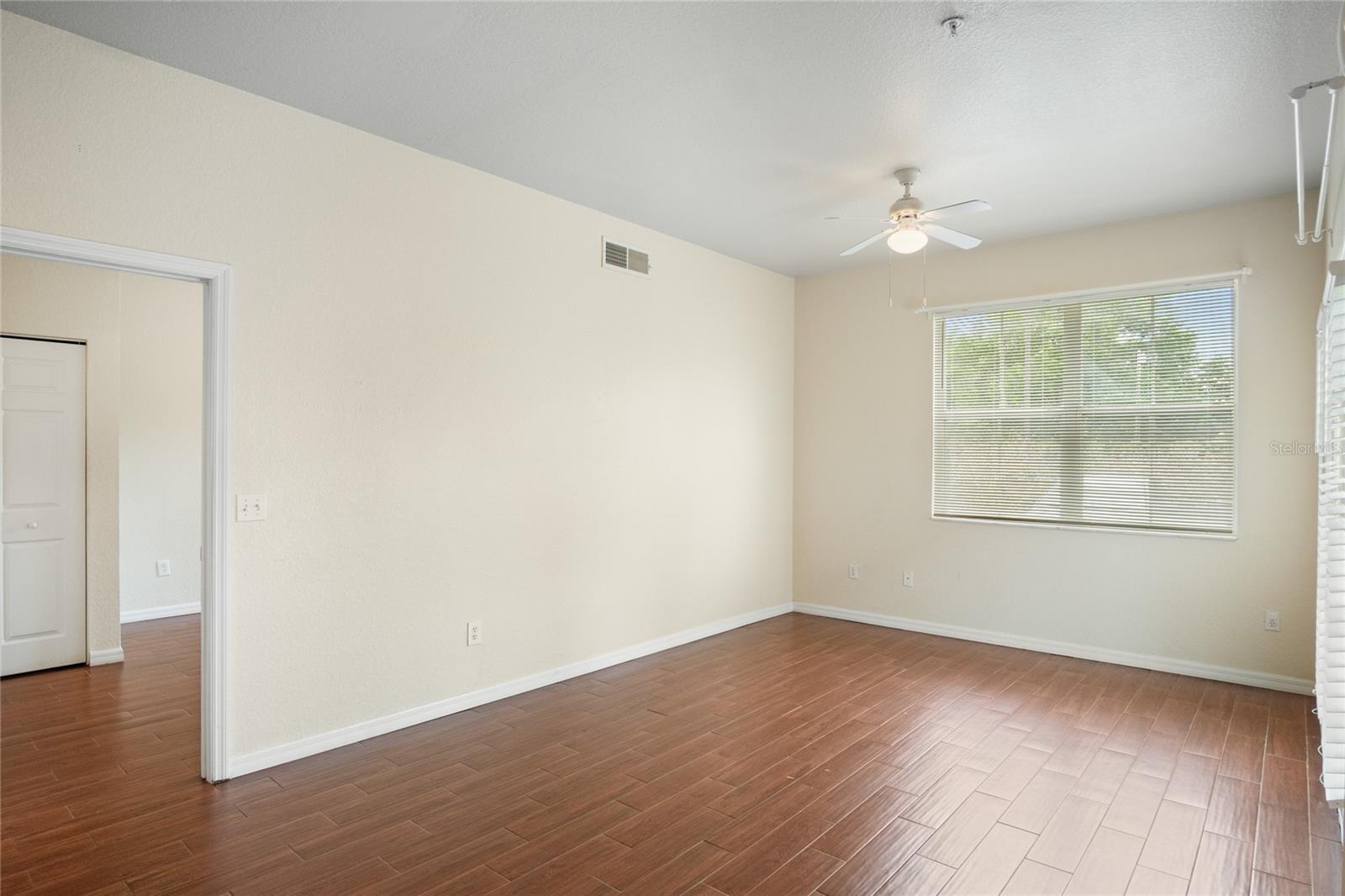 Image 11 of 42 For 4009 Venetian Bay Drive 102