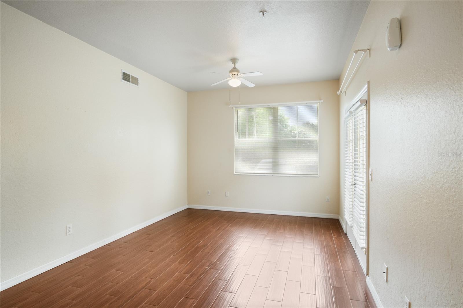 Image 12 of 42 For 4009 Venetian Bay Drive 102