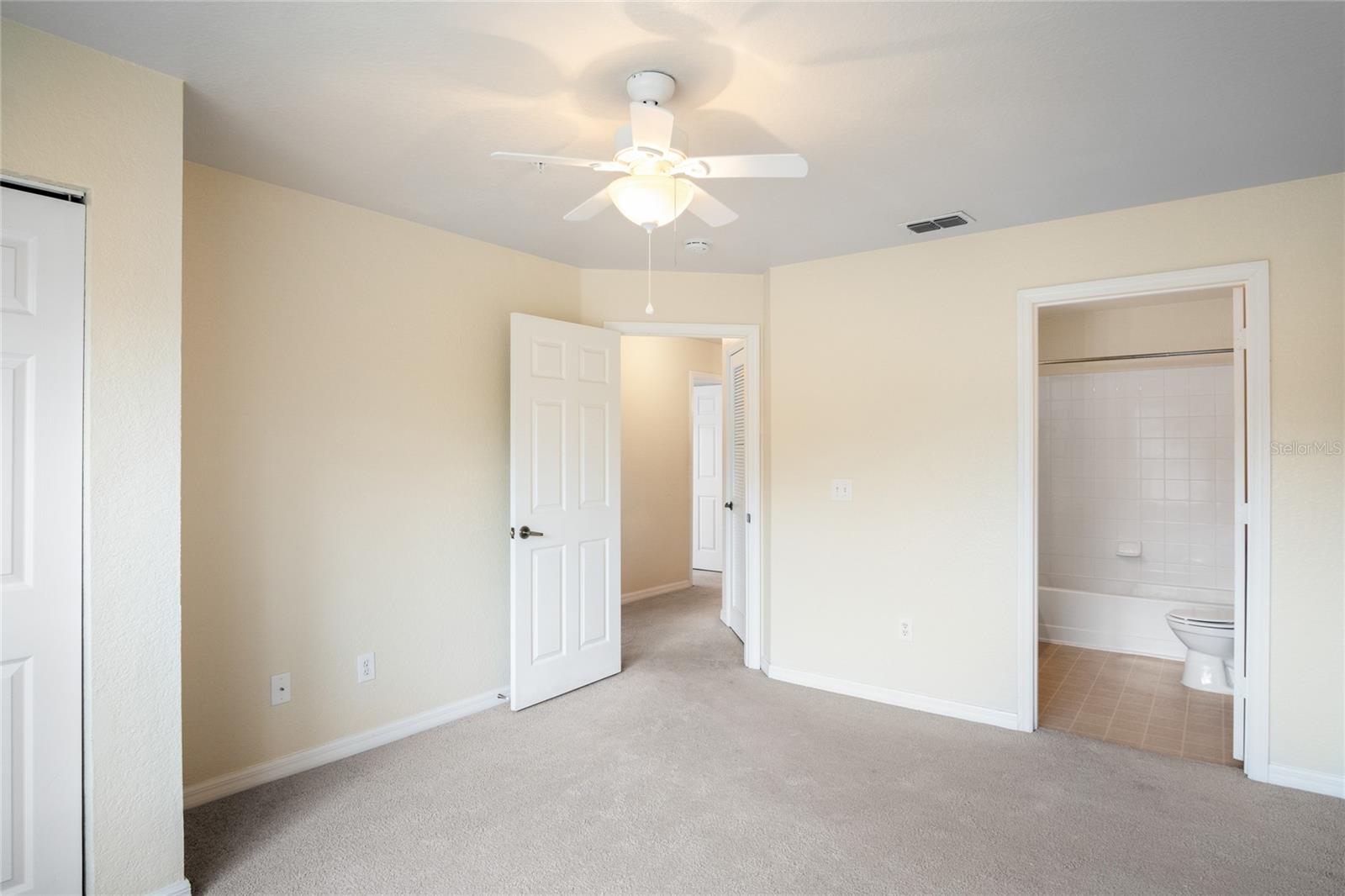 Image 17 of 42 For 4009 Venetian Bay Drive 102