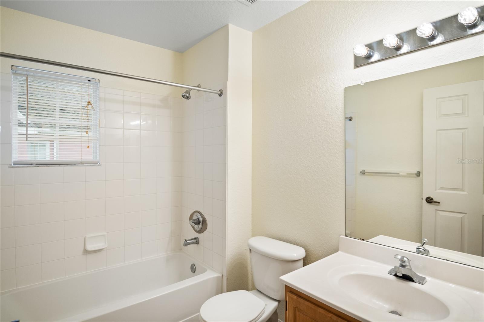 Image 20 of 42 For 4009 Venetian Bay Drive 102