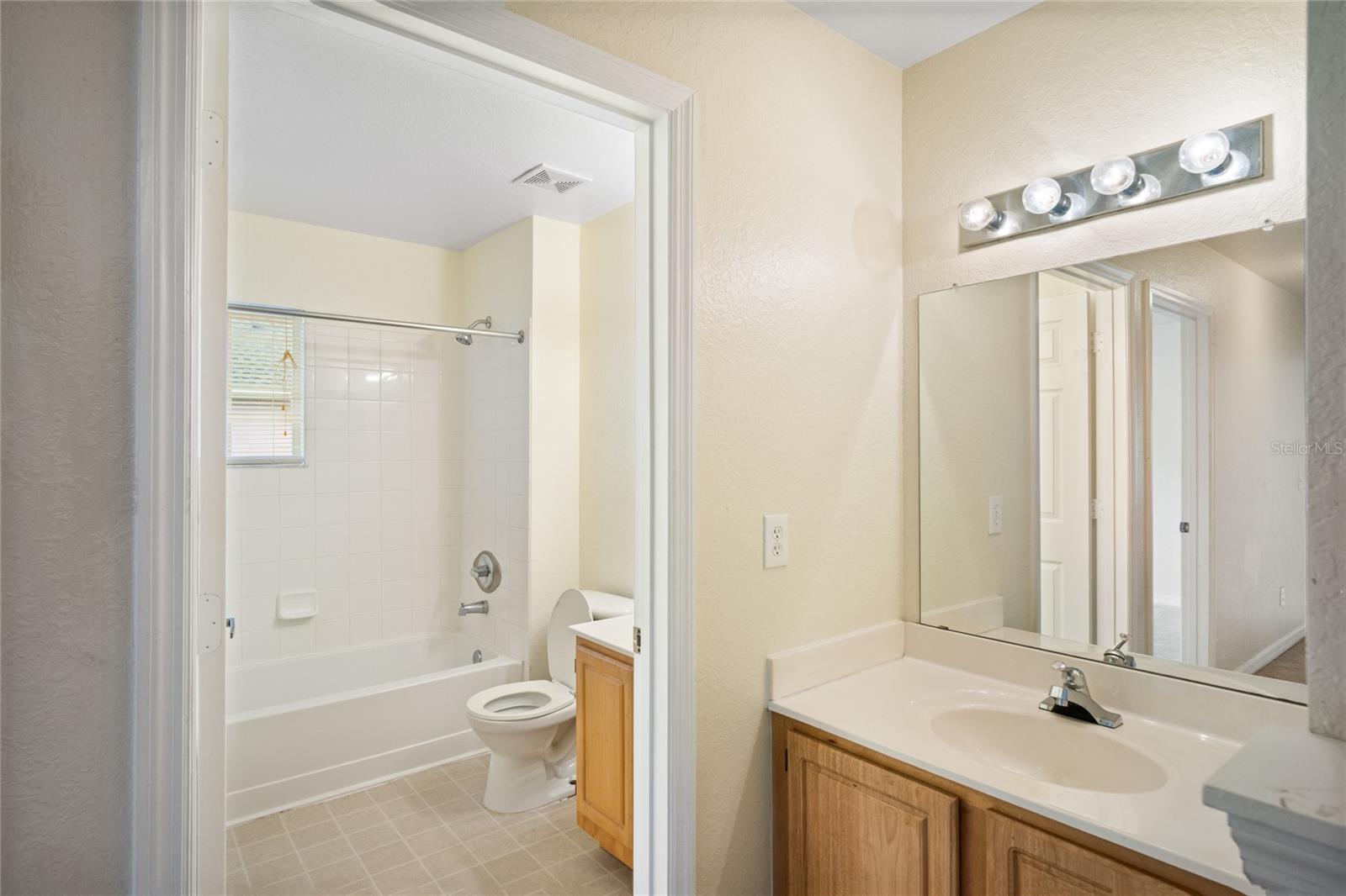 Image 24 of 42 For 4009 Venetian Bay Drive 102