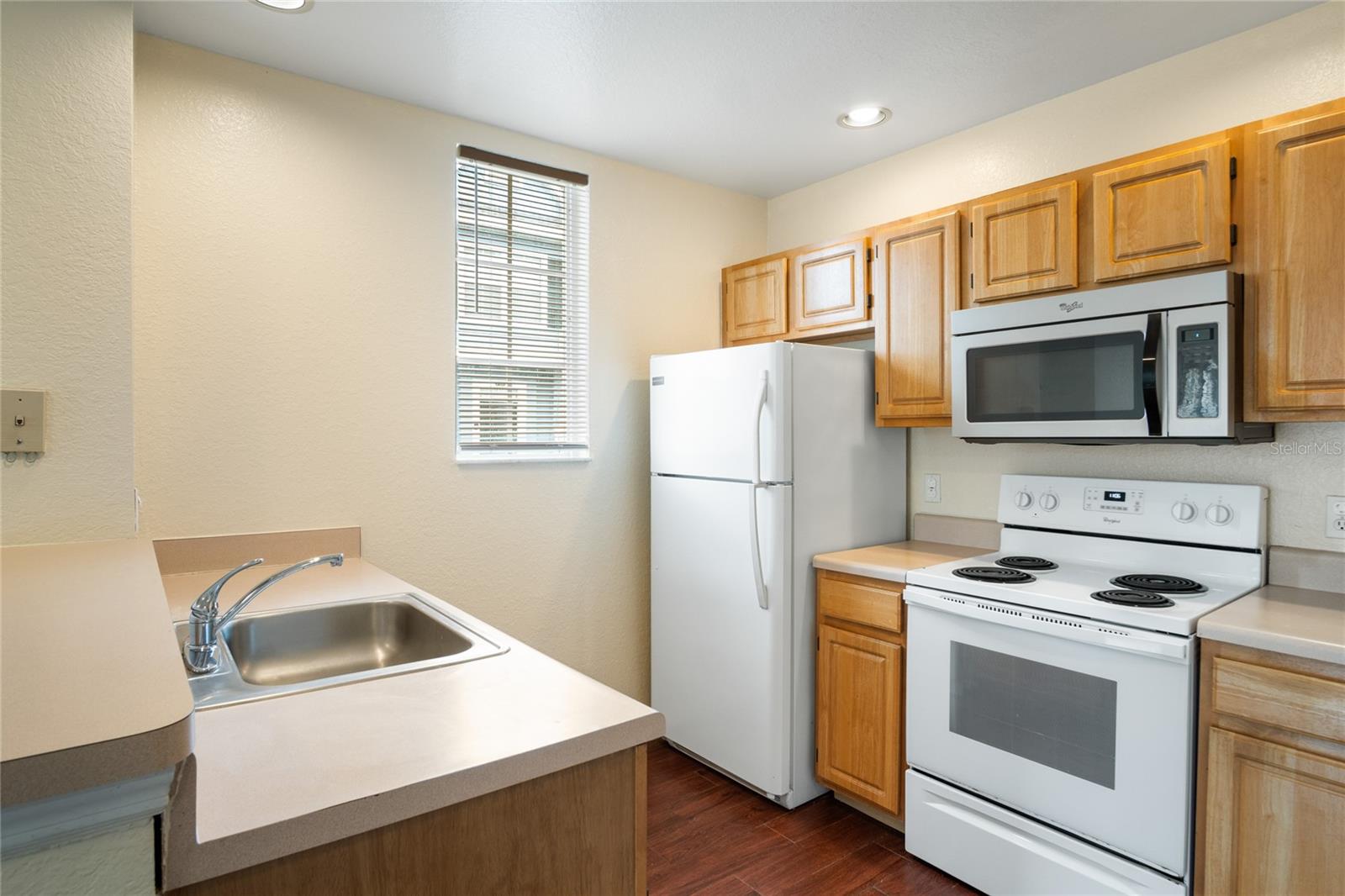 Image 9 of 42 For 4009 Venetian Bay Drive 102