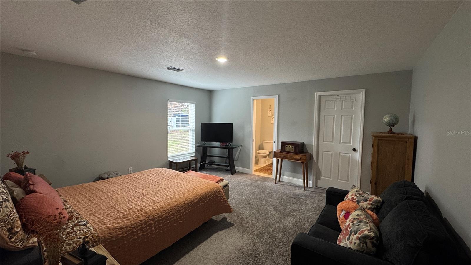 Image 6 of 12 For 1012 Silver Star Road