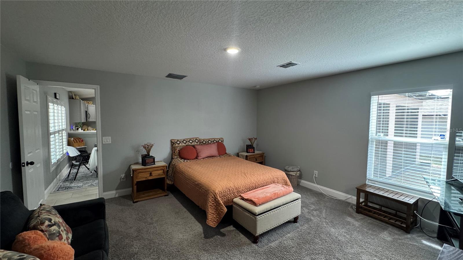 Image 7 of 12 For 1012 Silver Star Road