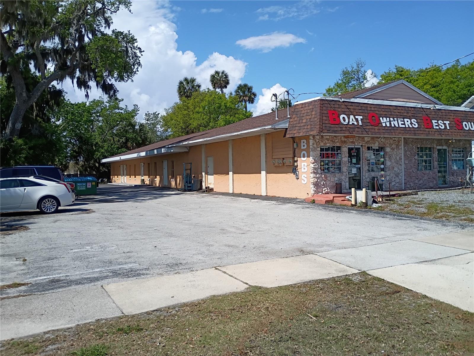 Image 3 of 20 For 5110 Ridgewood Avenue