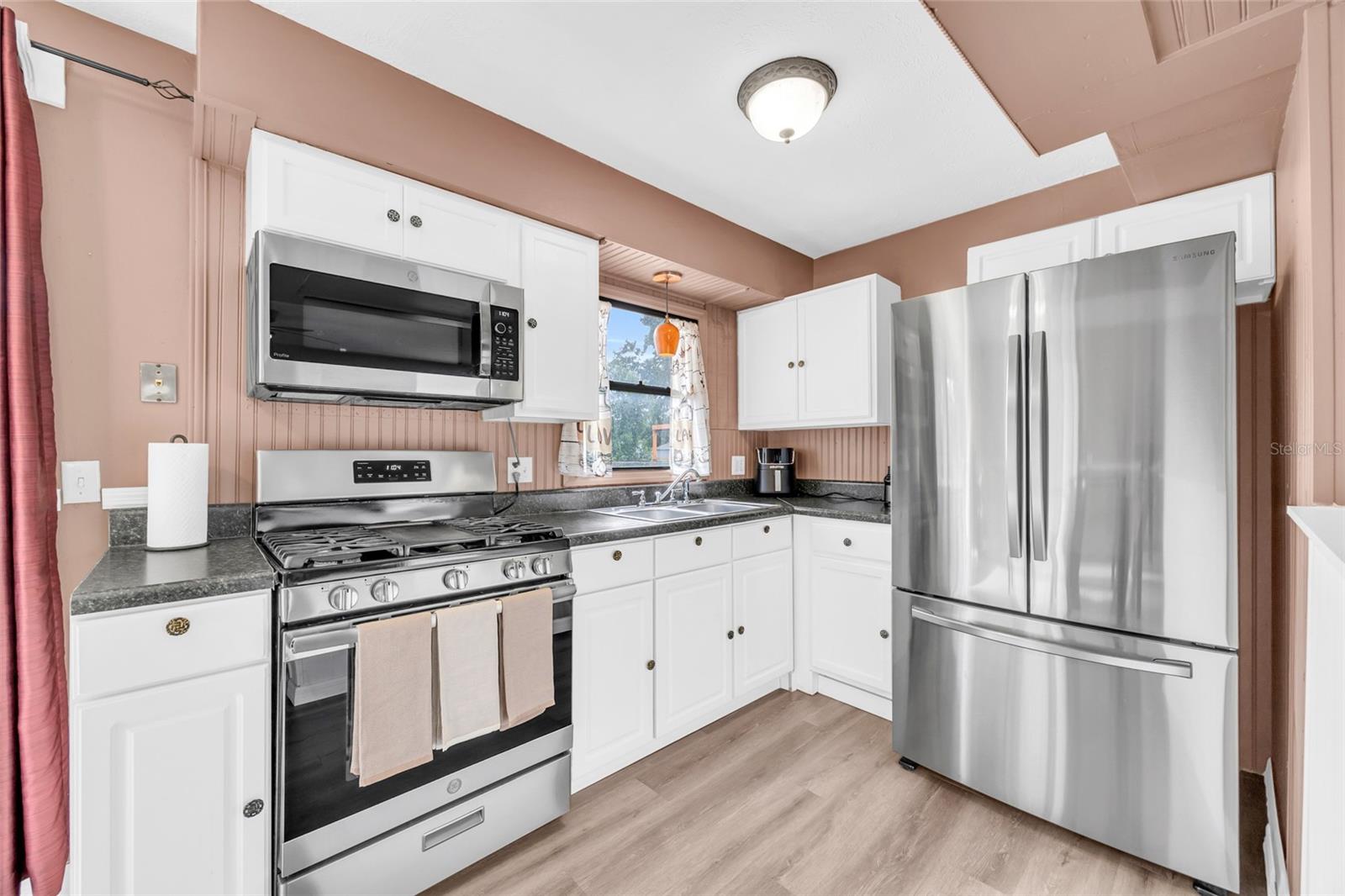 Image 10 of 28 For 890 Golden Isle Drive