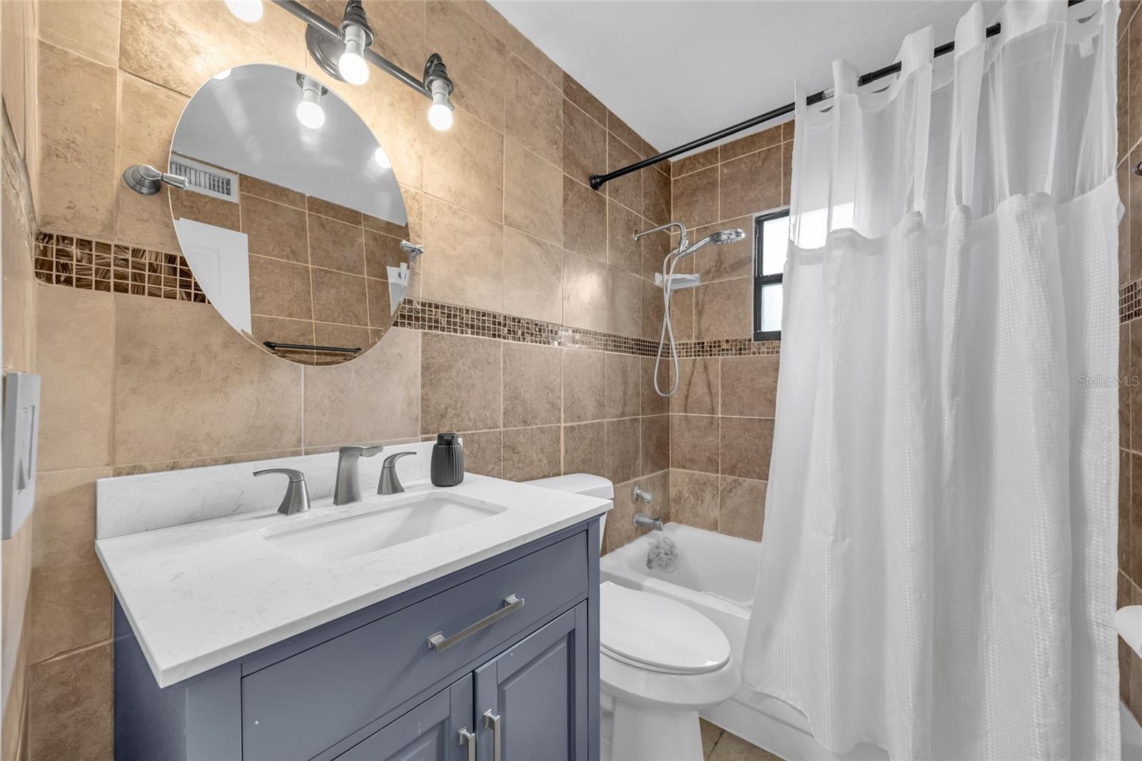 Image 12 of 28 For 890 Golden Isle Drive