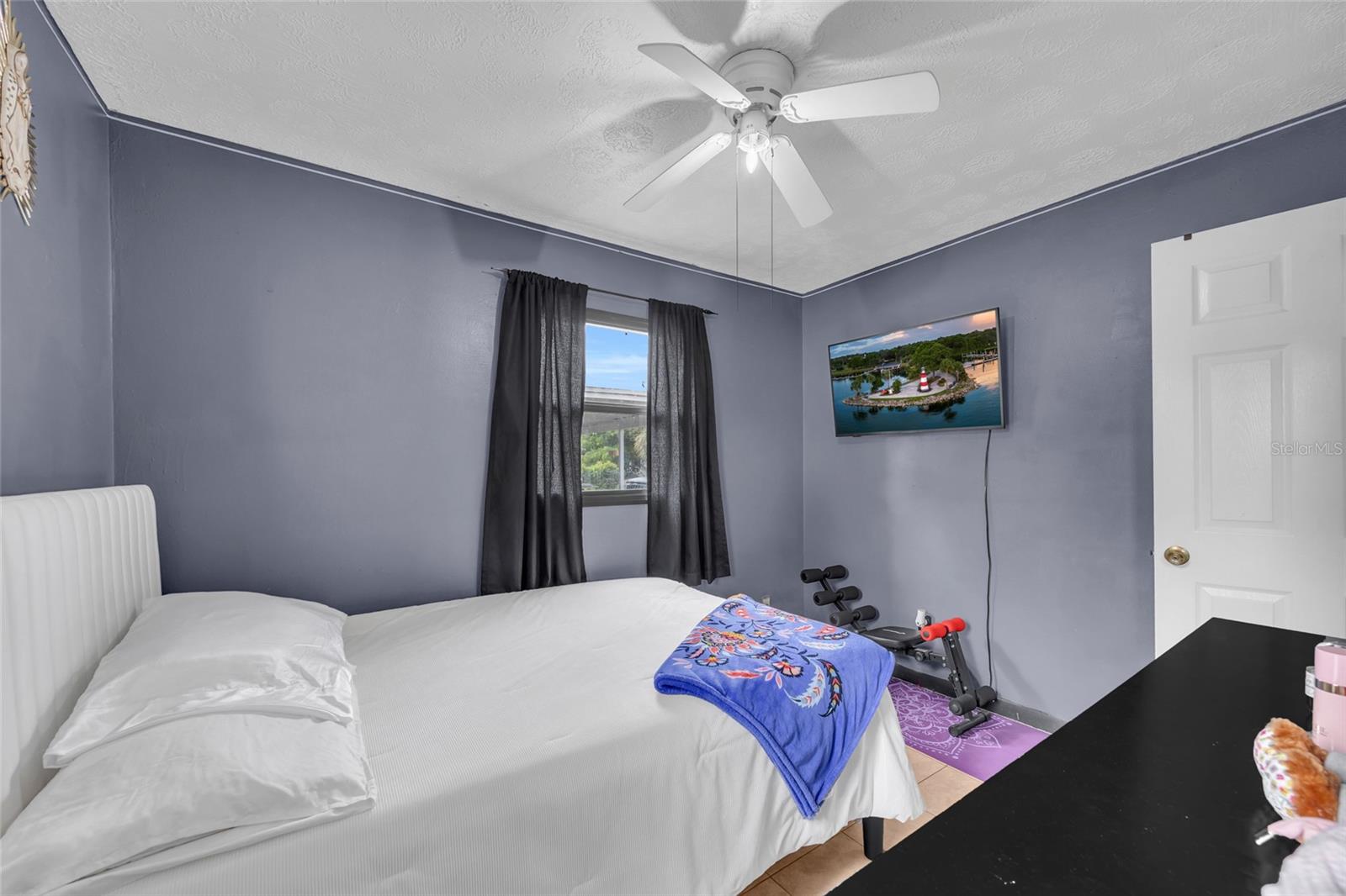 Image 20 of 28 For 890 Golden Isle Drive